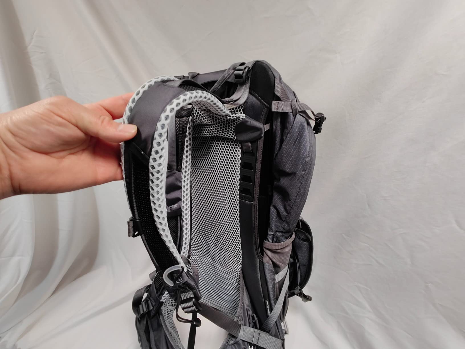 Osprey Stratos 44L Men's Hiking Backpack, Black OS customer photo 2