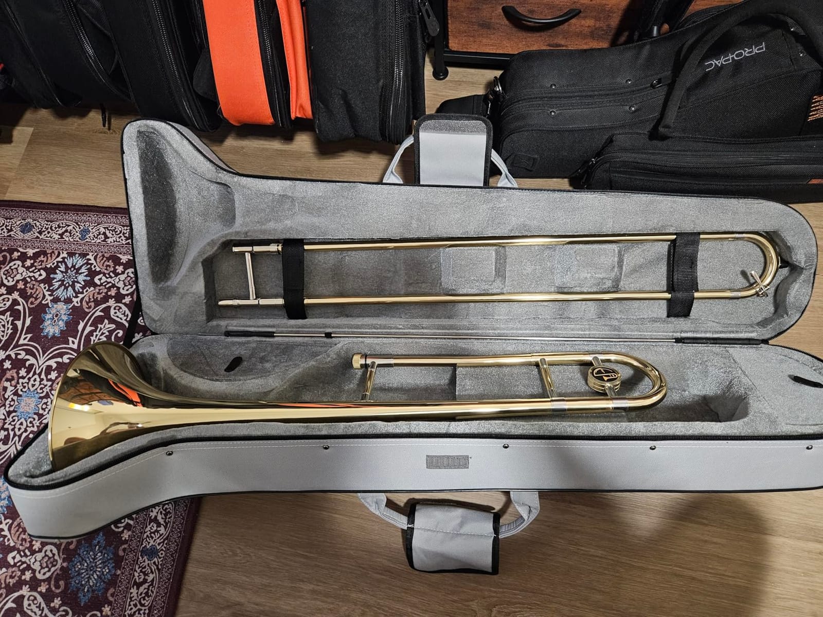 STRICH Bb Tenor Slide Trombone Student Beginner Brass Trombone Kit with 7C Mouthpiece White Gloves Cleaning Kit Hard Performance Case, STB-130G, Gold customer photo 1