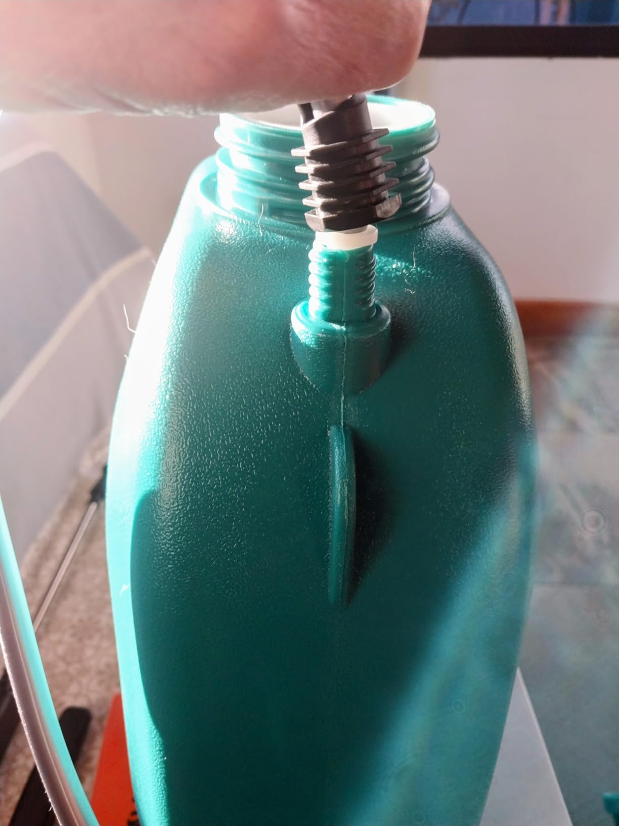 Battery Powered Sprayer 2.6 Gallon, Backpack Sprayer with 3 Adjustable Forces, Battery Indicator, 5 Mist Nozzles, 41