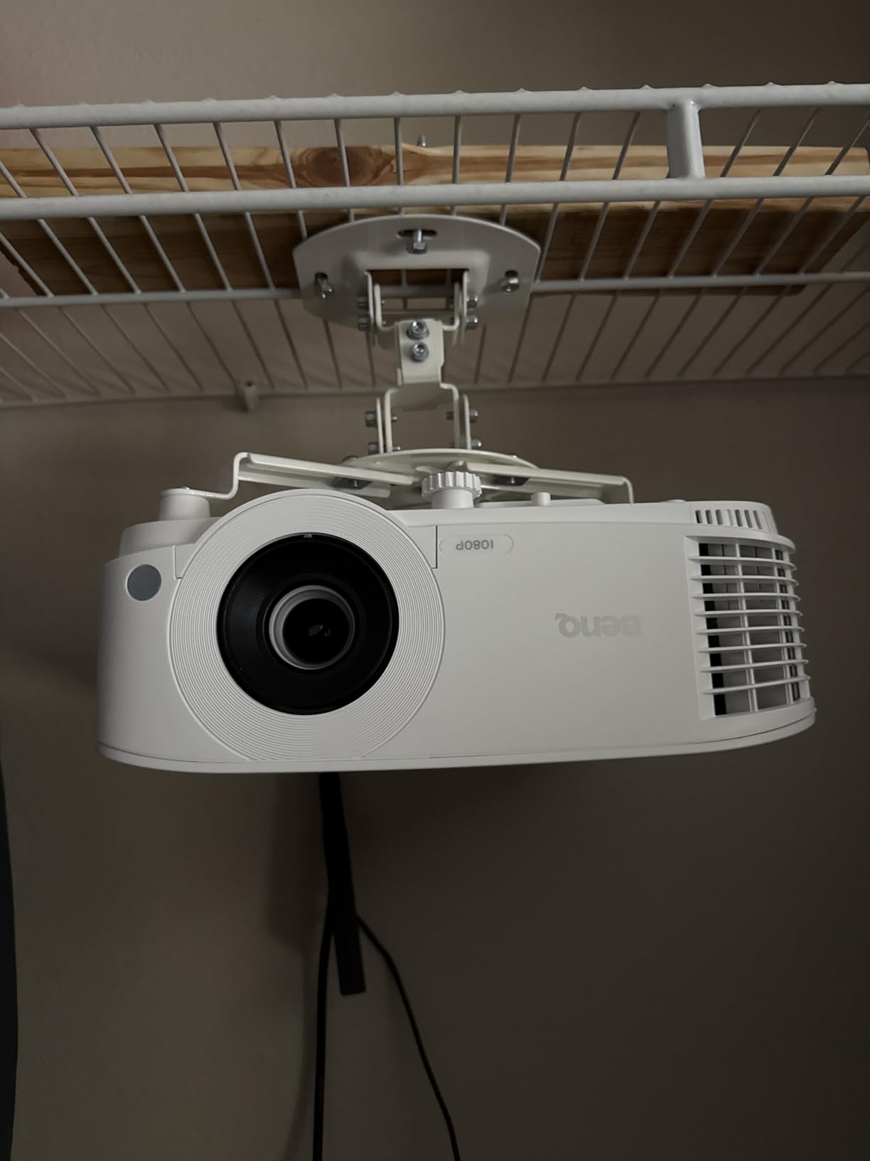 VIVO Universal Ceiling Extending Projector Mount, Height Adjustable Projection, Up to 12.5 inch Mounting Range, Hidden Cable Routing, White, MOUNT-VP03W customer photo 1