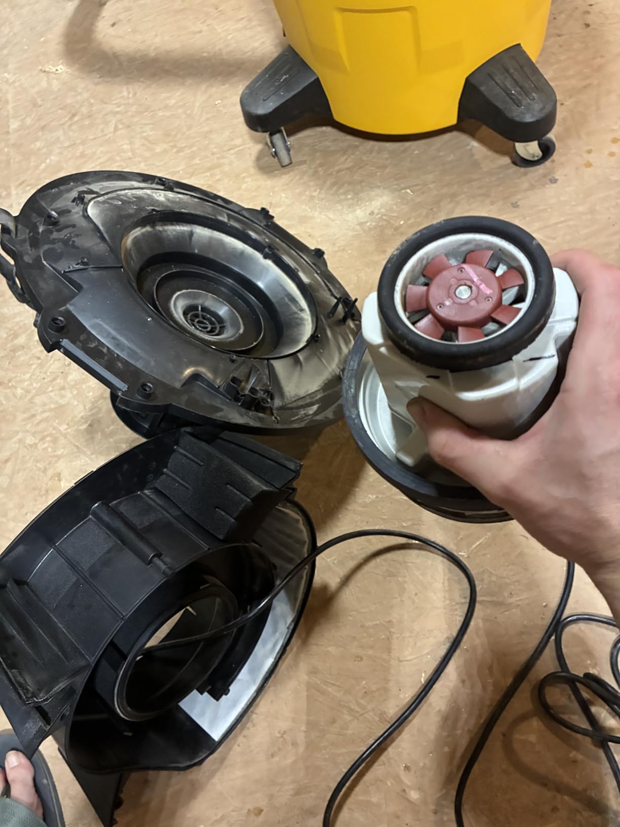 DEWALT Shop Vac 16Gallon STEALTHSONIC Ultra Quiet Wet/Dry Vacuum DXV16P-QTA customer photo 2