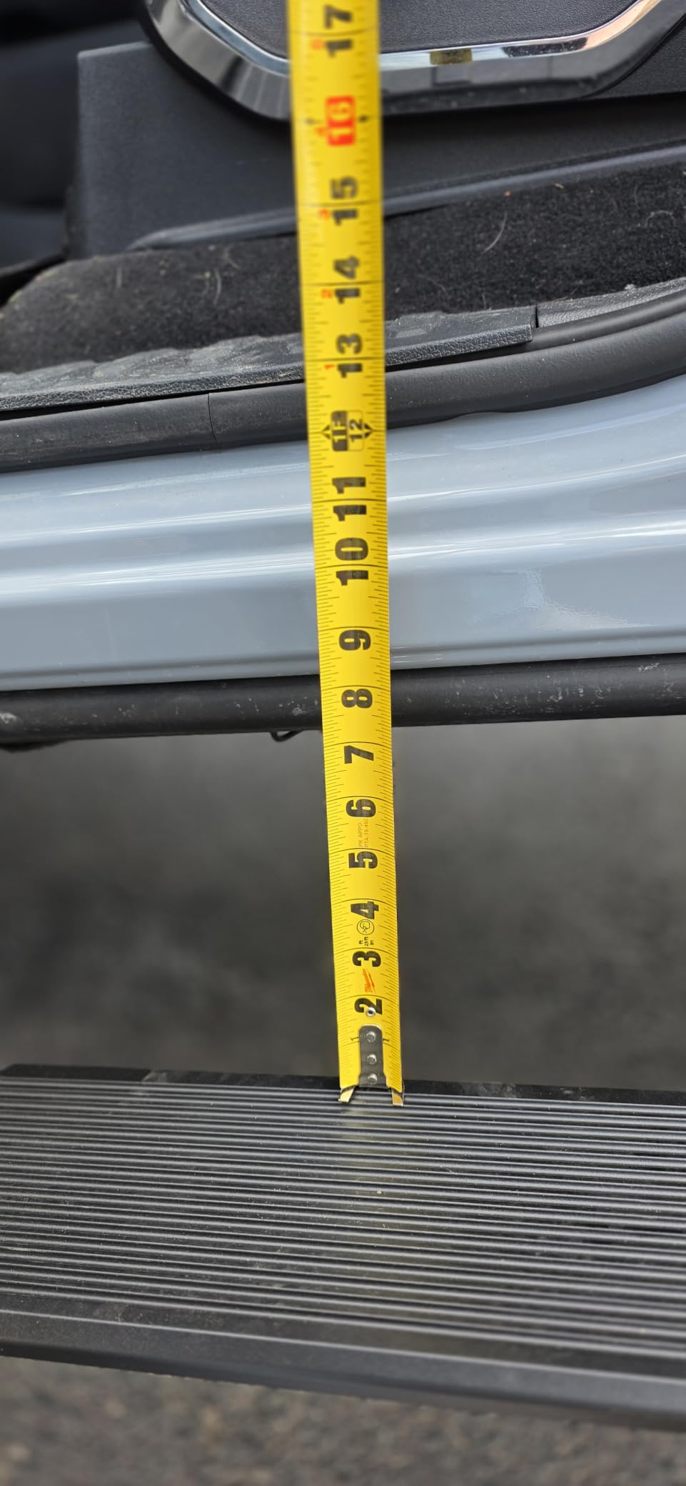 WOLFBOX Power Running Boards Chevy Silverado & GMC Sierra Crew Cab customer photo 1