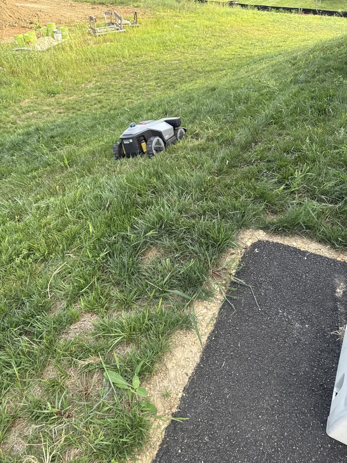 roborock RockMow X120H LiDAR AWD Robot Lawn Mower for up to 0.49 Acre, Wire-Free RTK Free with Dual- LiDAR AI Auto Mapping, Robotic Mower with 4G, AI Obstacle Avoidance, 80% Slope, Smart App Control customer photo 1