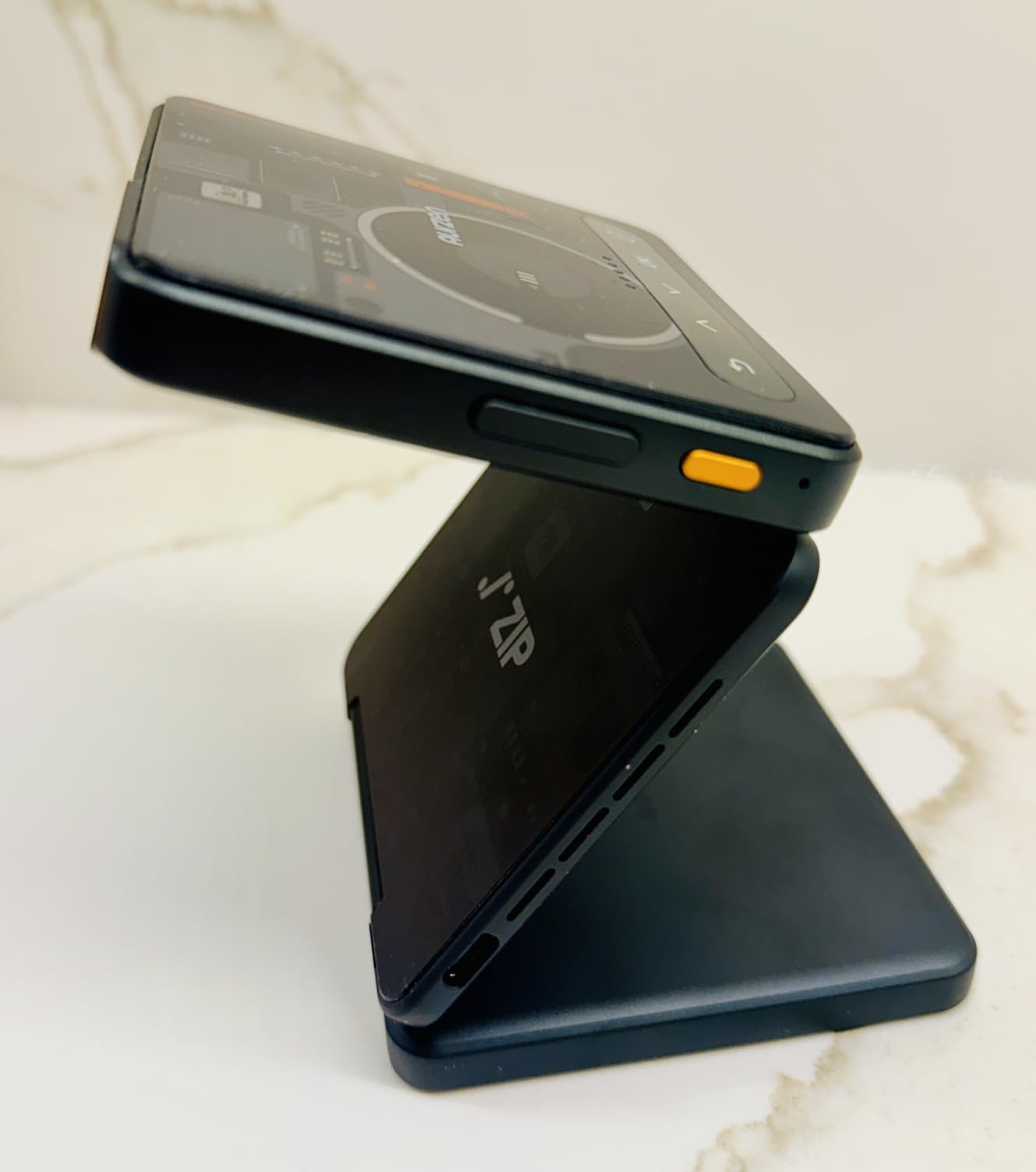 Aurzen ZIP Tri-Fold DLP Pocket Mini Projector with USB-C, Bluetooth customer photo 1