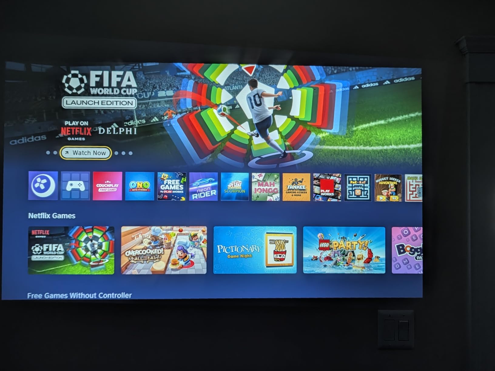 Smart Projector 4K [VIDAA Live TV & 36W Dolby & Voice Control] with WiFi6 and Bluetooth, Short Throw Projector Compatible with Netflix, AI Auto Focus, HDR10, Home Theater Proyector for Outdoor Movies customer photo 2