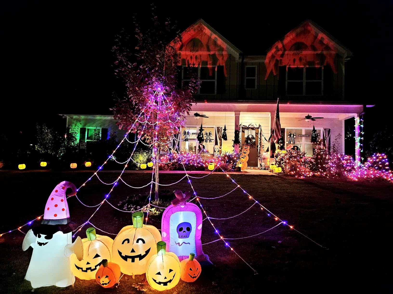 12 in 1 Halloween Projector Outdoor - 3D Dynamic Halloween Decorations,Clearer Skull/Spider/Pumpkin/Witch Cauldron HD Patterns,Holiday Lights for Window Garage Door Cover customer photo 2