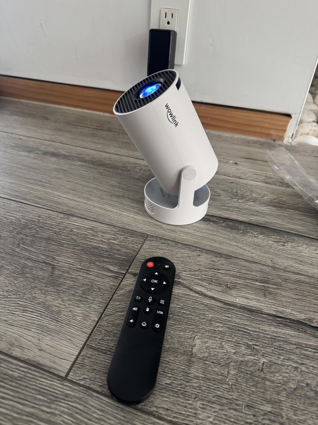 [Built-in App & 2026 Upgraded] Mini Projector with WiFi 6 and Bluetooth 5.4 customer photo 2