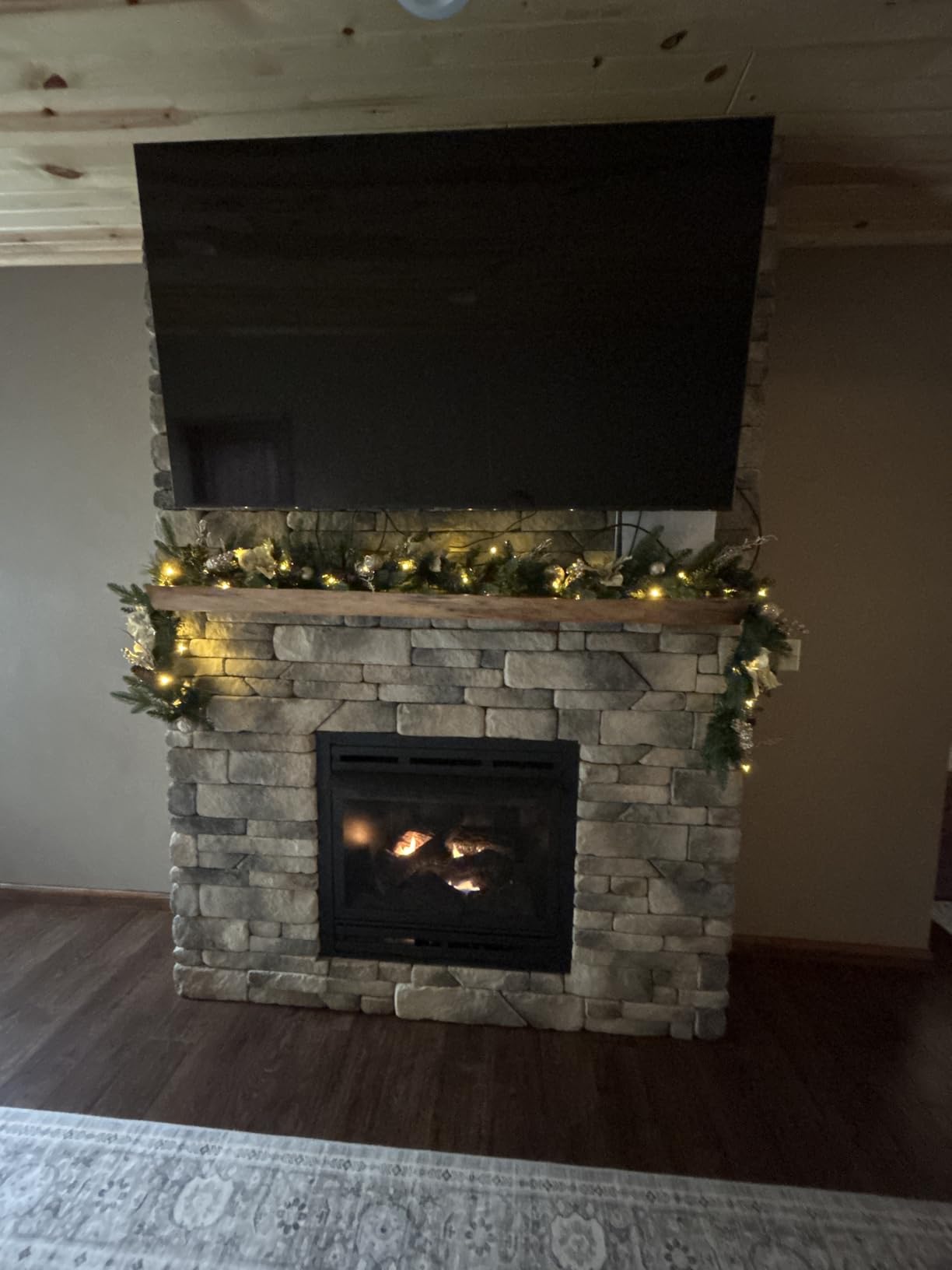SHareconn 9FT Prelit Christmas Garland with Multi-Color LED Lights, Battery-Operated Timer, Includes Flower Ball & Poinsettia for Table Mantle Fireplace Indoor Outdoor Xmas Decor, Red and Gold, 9 FT customer photo 1