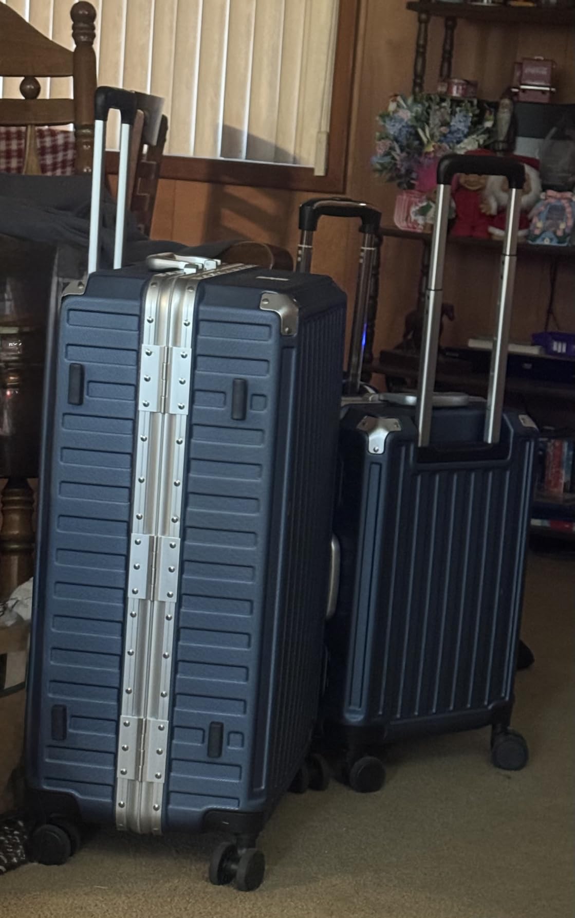 LUGGEX 3-Piece Zipperless Luggage Set, 20/24/28 Inch, Charcoal Metallic customer photo 2