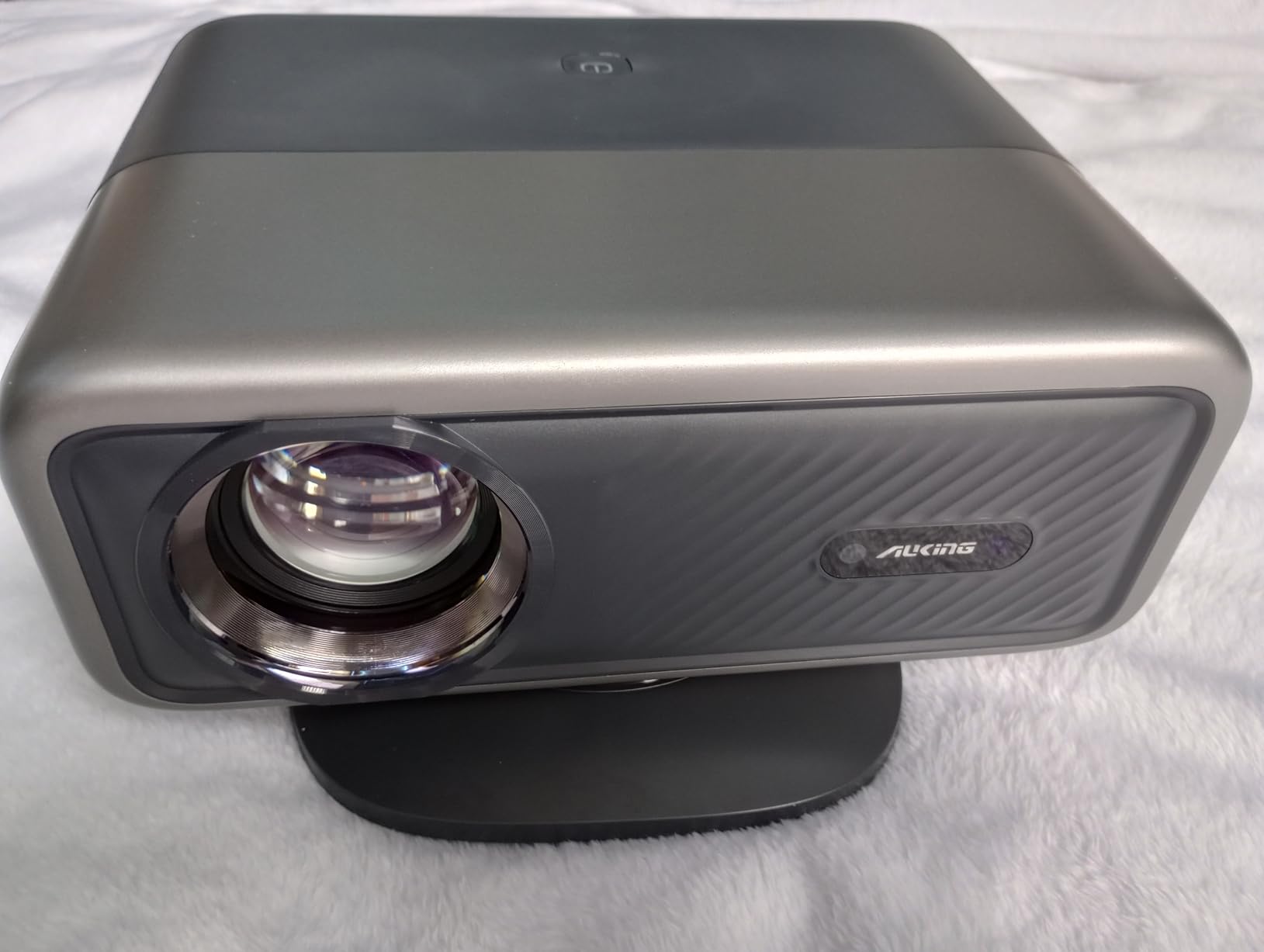[4600 ANSI & 60W Dolby Audio] 4K Projector with WiFi and Bluetooth,TOF Real-Time Auto Focus Overhead Projector, AuKing Outdoor Movie Home Proyector with Omni-Adjustable Stand(silver grey) customer photo 1