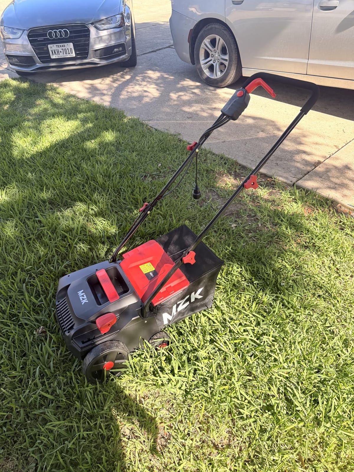 MZK 13-Inch Electric Dethatcher Scarifier, 13-Amp Lawn Tool (RED) | 2-in-1 dethatcher with 4 height settings and 8-gal bag helps remove thatch and refresh small to mid lawns customer photo 1