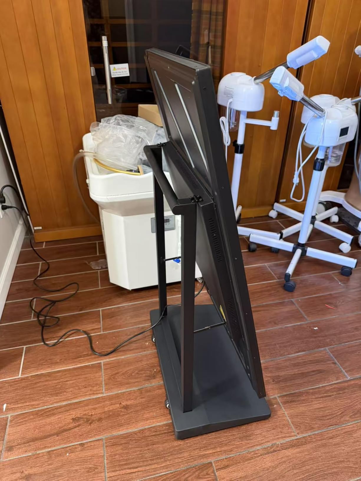 55 Inch Outdoor Digital Signage Kiosk, IP65 Waterproof Portable A-Frame LCD Display with Rechargeable Battery, 2000-Nit Auto-Brightness and Impact-Resistant Screen for Retail Store customer photo 2