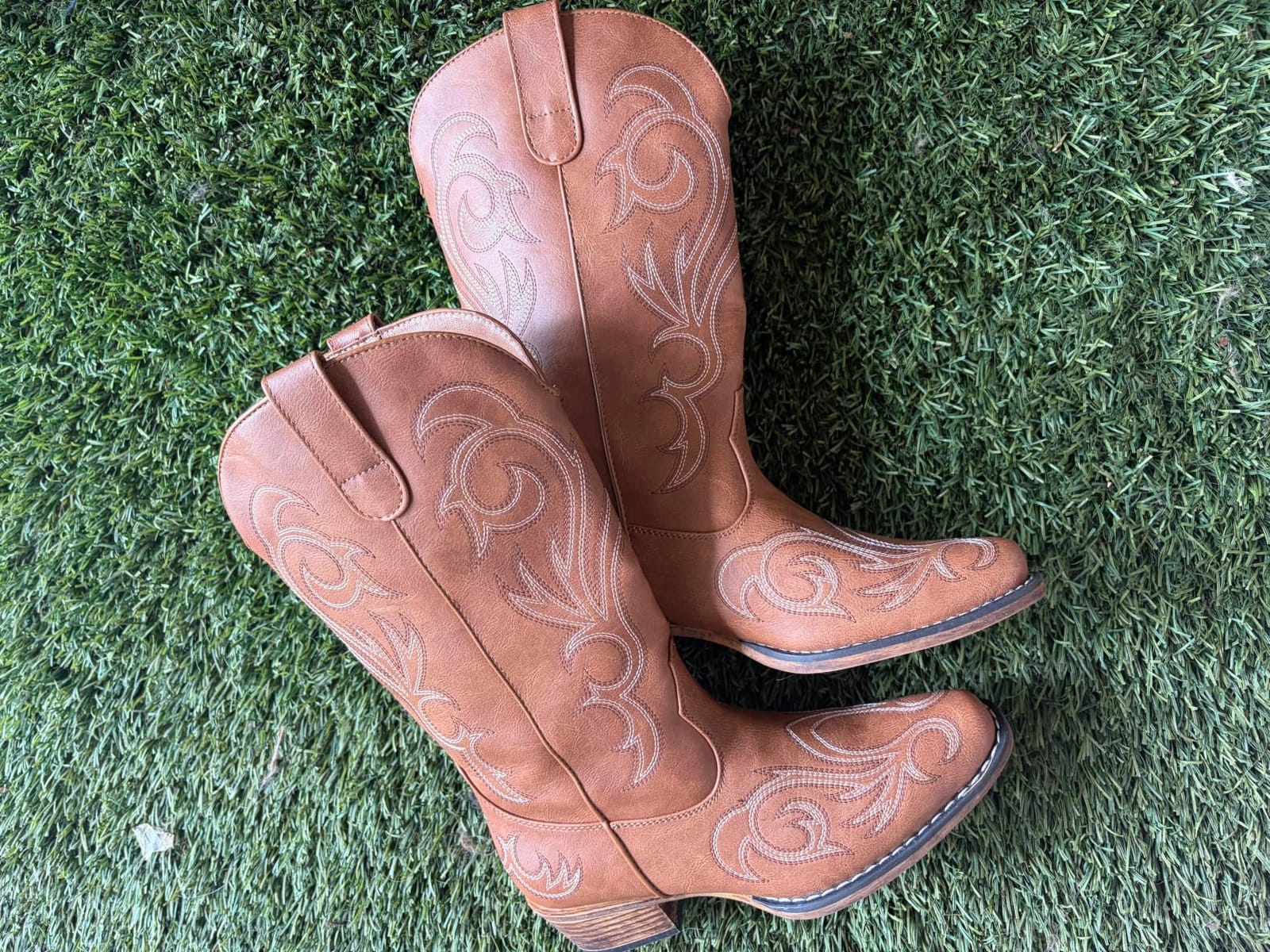 DREAM PAIRS Women's Cowboy Cowgirl Mid Calf Boots customer photo 1