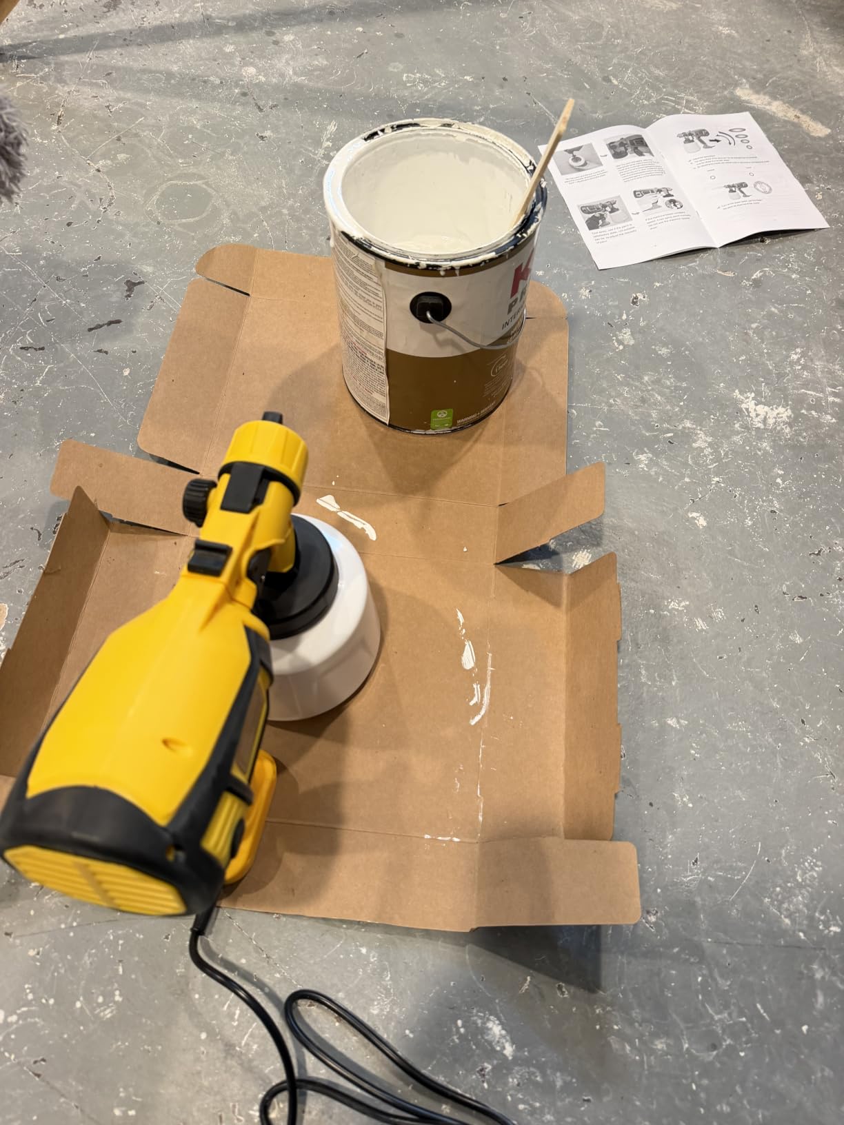 1000W High Power Paint Sprayer - HVLP Electric Spray Paint Gun with 4 Copper Nozzles & 3 Patterns, Large Capacity Power Painter for Furniture, Cabinets, Fence & House Painting Yellow customer photo 2