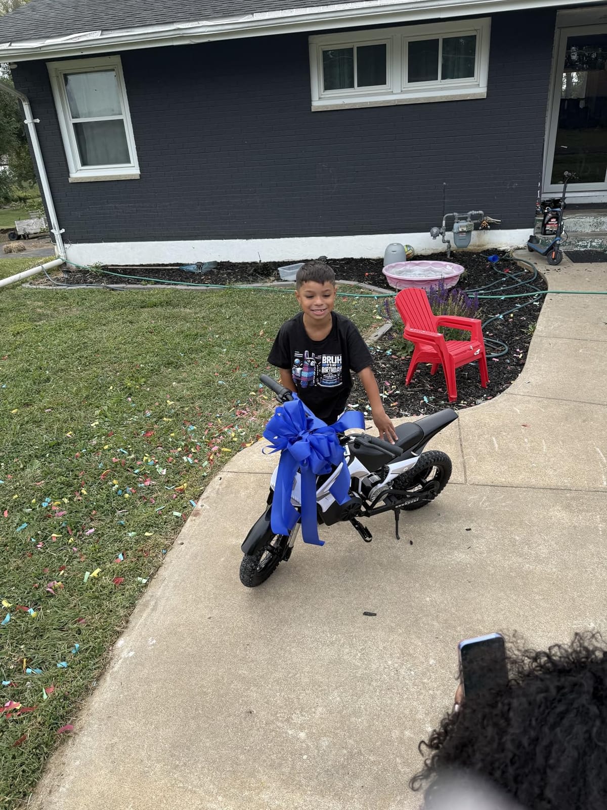 K1 Kids Electric Dirt Bike 36V Motorcycle,16MPH Fast Speed 14 Mile Long-Range,700W Peak 3-Speed Modes Electric Bike for Kids Ages 3-10 (Berry Red) customer photo 1