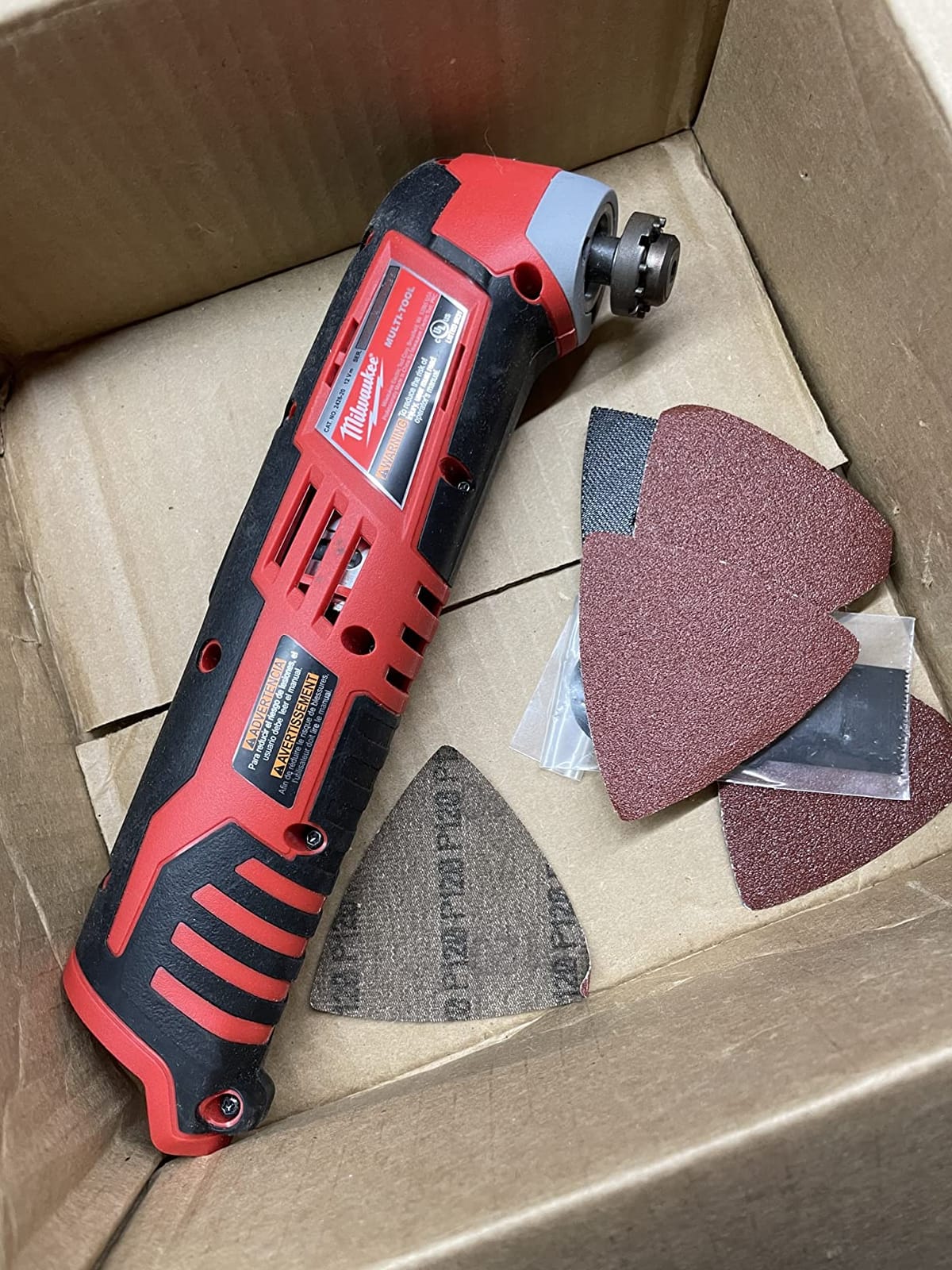 Milwaukee 2426-20 M12 12 Volt Redlithium Ion 20,000 OPM Variable Speed Cordless Multi Tool with Multi-Use Blade, Sanding Pad, and Multi-Grit Papers (Battery Not Included, Power Only) customer photo 2