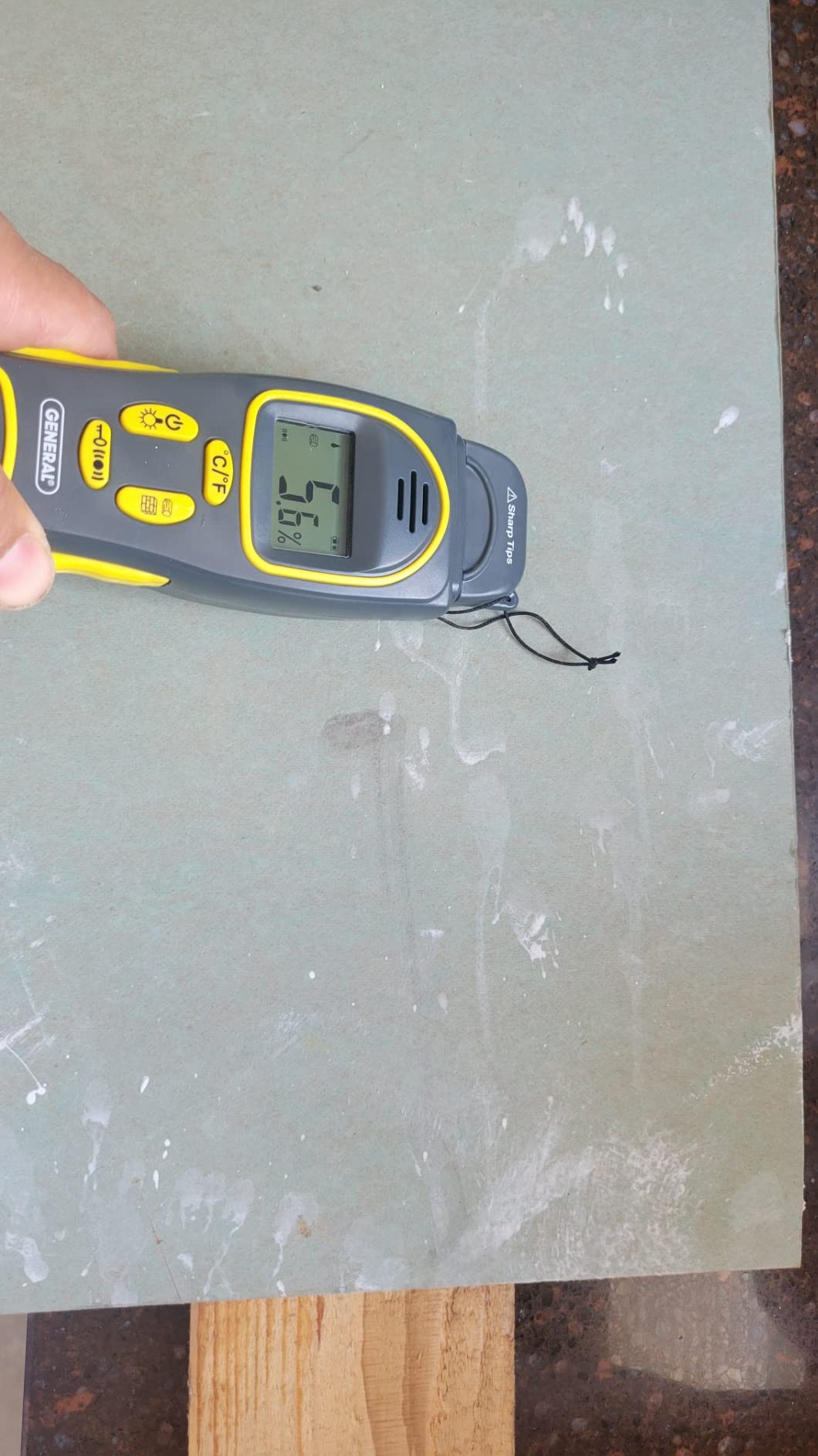 General Tools MMH800 Pin/Pinless Moisture Meter w/Temp and Humidity customer photo 2