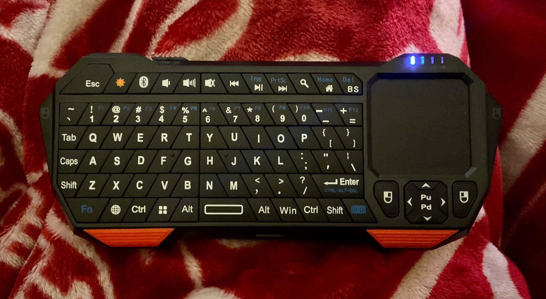 Fosmon Mini Keyboard with Touchpad Mouse, 2.4G Wireless+ Bluetooth, Backlit customer photo 2