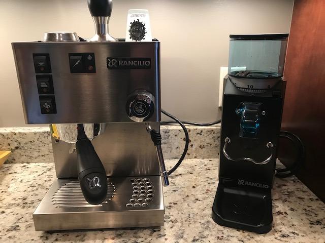 Rancilio Silvia Espresso Machinet,0.3 liters, with Iron Frame and Stainless Steel Side Panels, 11.4 by 13.4-Inch customer photo 2