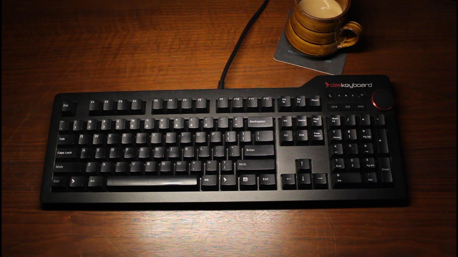 Das Keyboard 4 Professional Wired Mechanical Keyboard, Cherry MX Blue Mechanical Switches, 2-Port USB 3.0 Hub, Volume Knob, Aluminum Top (104 Keys, Black) customer photo 2