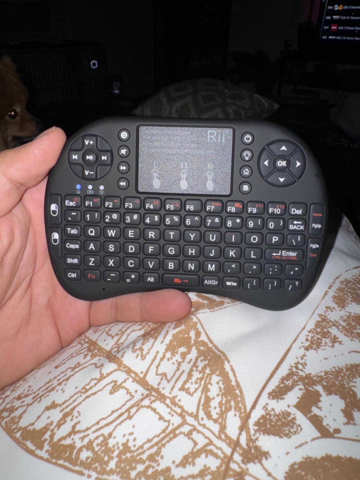 Rii 2.4GHz Mini Wireless Keyboard with Touchpad&QWERTY Keyboard, Backlit Portable with Remote Control for Laptop/PC/Tablets/Windows/Mac/TV/Xbox/PS3/Raspberry Pi .(Black) customer photo 1