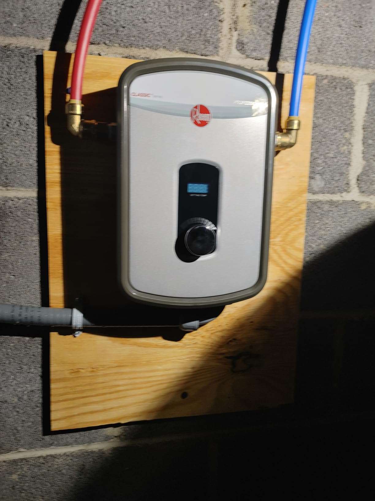 Rheem 11kW Multi Fixture Tankless Electric Water Heater - 240V customer photo 2