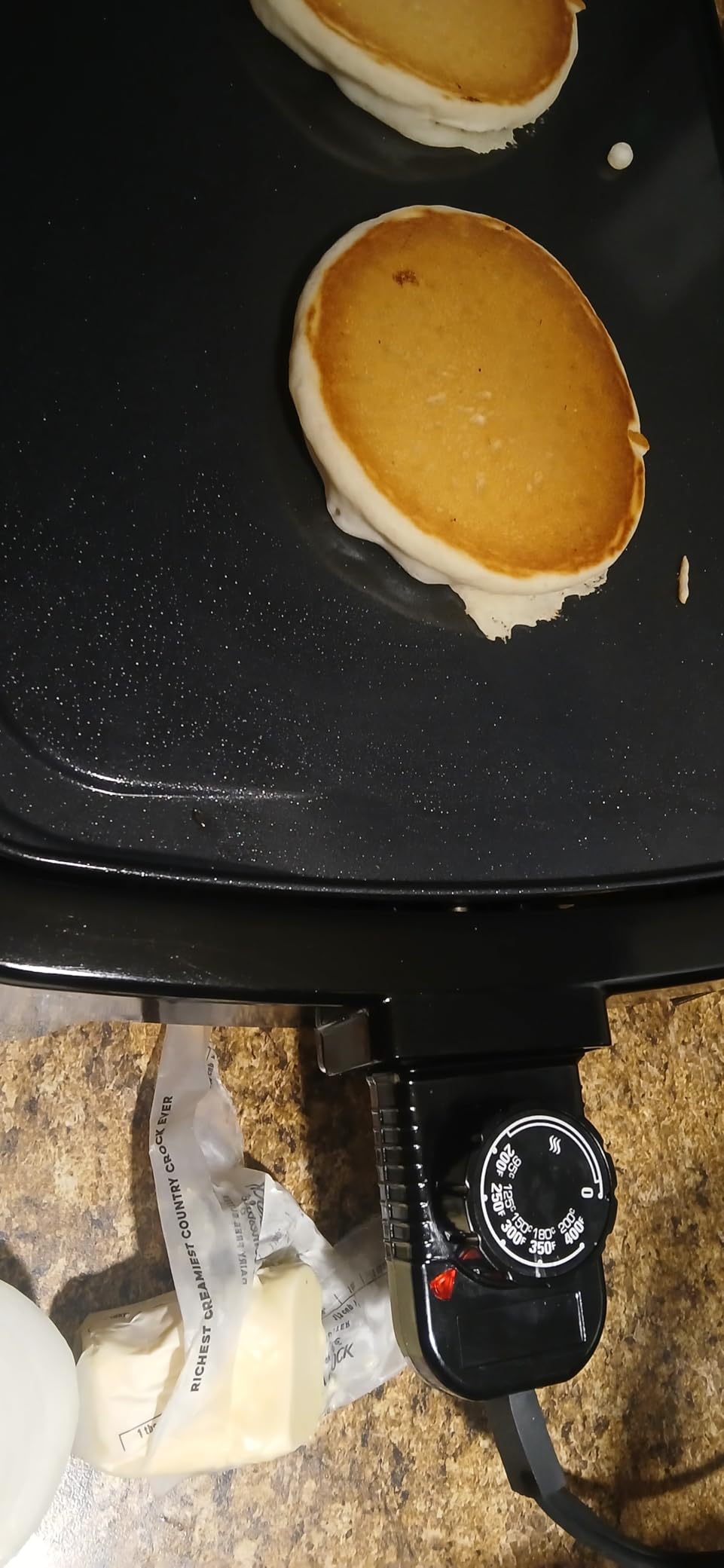 BLACK+DECKER 8-Serving Electric Griddle with Warming Tray customer photo 1