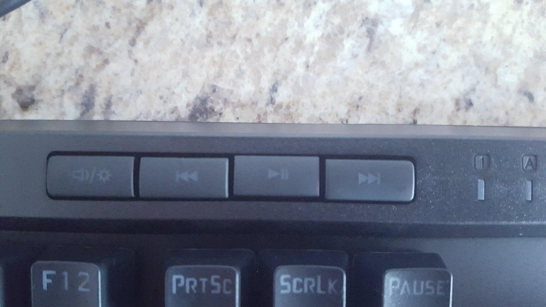 Redragon K580 Wired RGB Mechanical Gaming Keyboard, Macro Key & Media Wheel customer photo 2