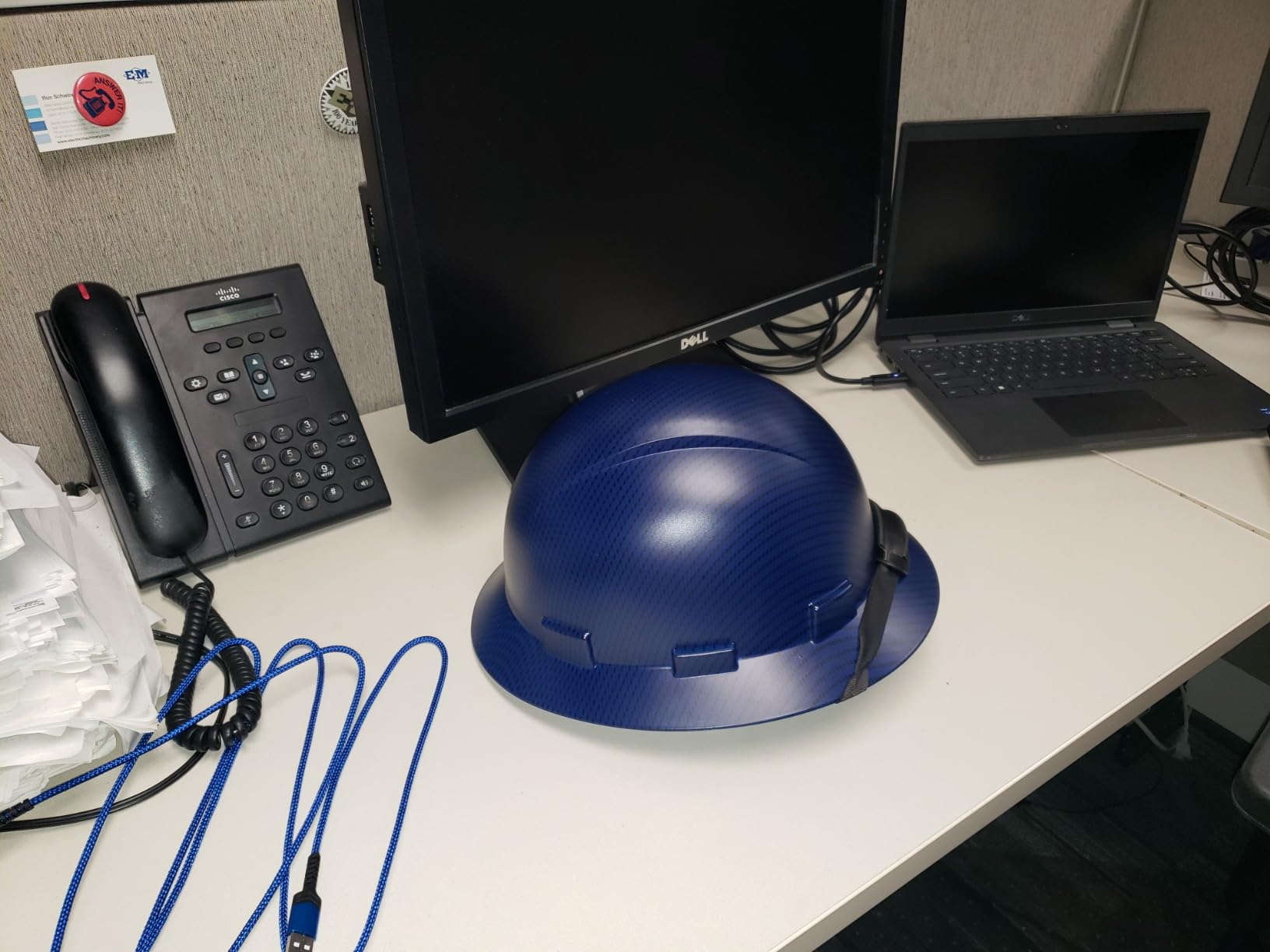 Full Brim Hard Hat, Class C G & E, OSHA Construction Work Approved, Premium Carbon Fiber Design, Soft Padded 6 PT Adjustable Ratchet Suspension, Top Pad, Matte, Casco de construccion customer photo 2