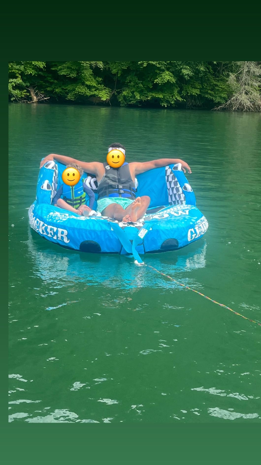 Serenelife Inflatable Towable Tube for Boating – 2-4 Person, 4500 lbs Pulling Capacity, Deck Seats & Backrest, Premium Nylon Cover, Grab Handles, Front/Back Tow Points, Speed Safety Valve customer photo 2