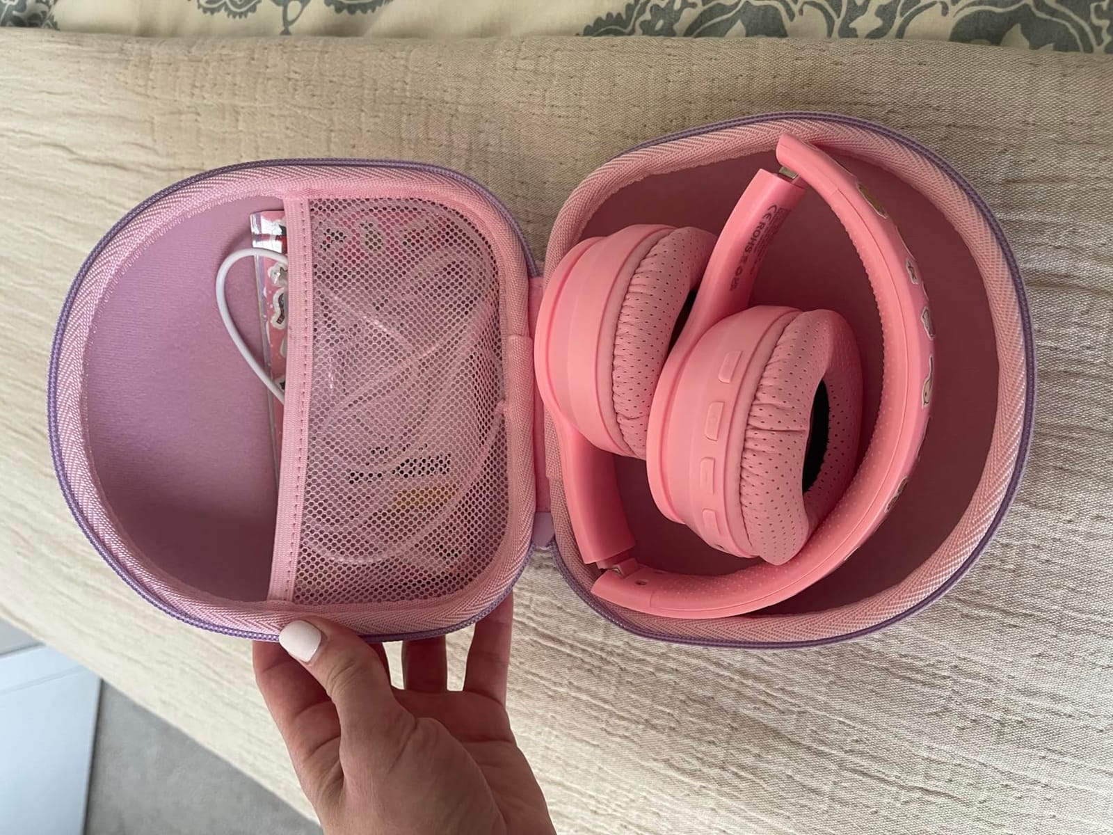 Kids Bluetooth Headphones Wireless 68 Hours,Safe Volume Limit 85/94dB Pink customer photo 2