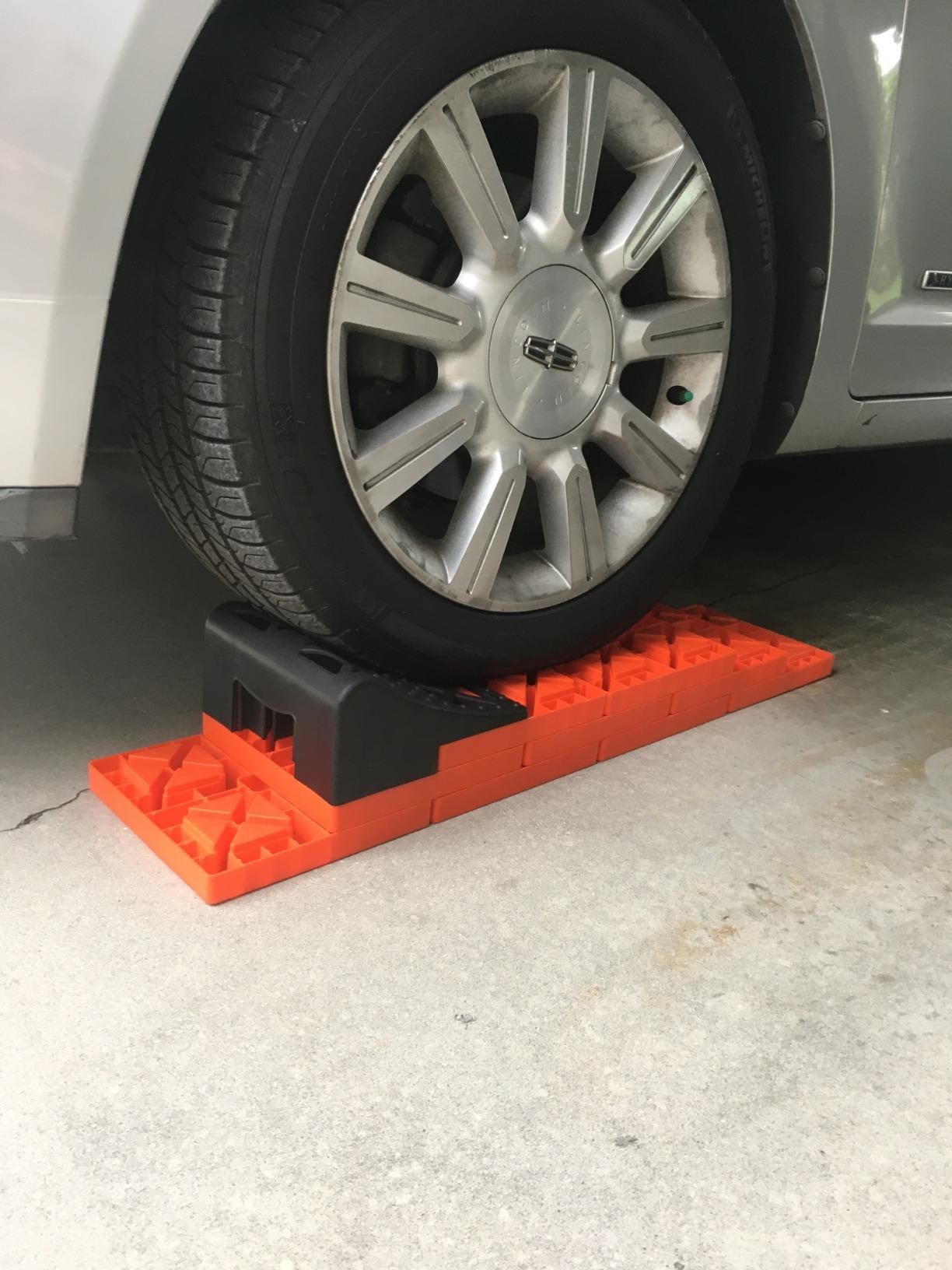 Homeon Wheels 10 Packs Rv/Camper Leveling Blocks, Chocks Anti-Slip Pads Design Include One Wheel Chock and Carrying Bag for Camper Travel Trailer customer photo 1