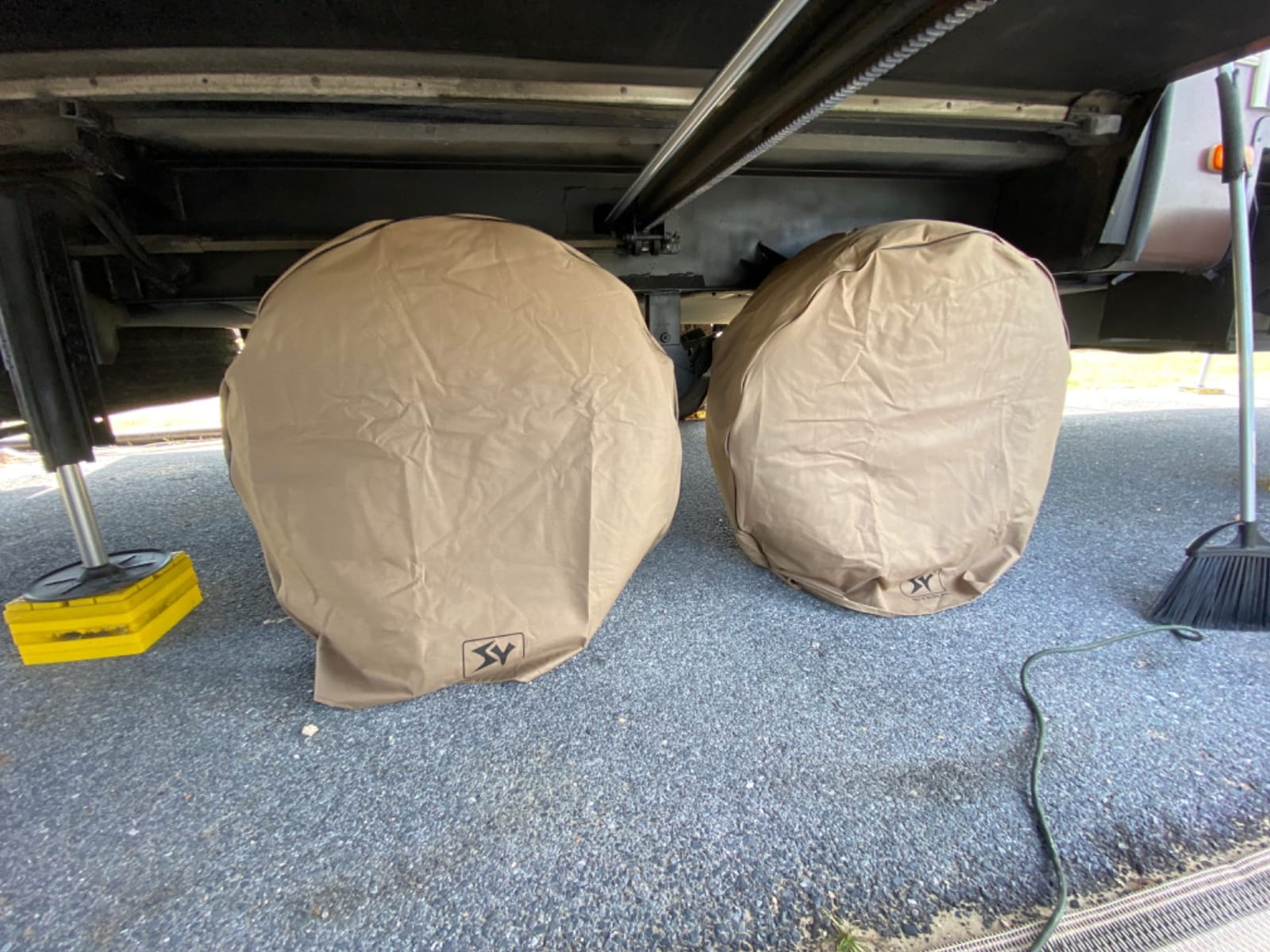 SYERAL Tire Covers Set of 4,Upgraded 5 Layer Nonwoven RV Wheel Covers, Waterproof Anti-UV Snow Sun Rain Tire Protectors Covers for Trailer,Camper,RV,Truck,SUV,30-32inch(L) Balck customer photo 2