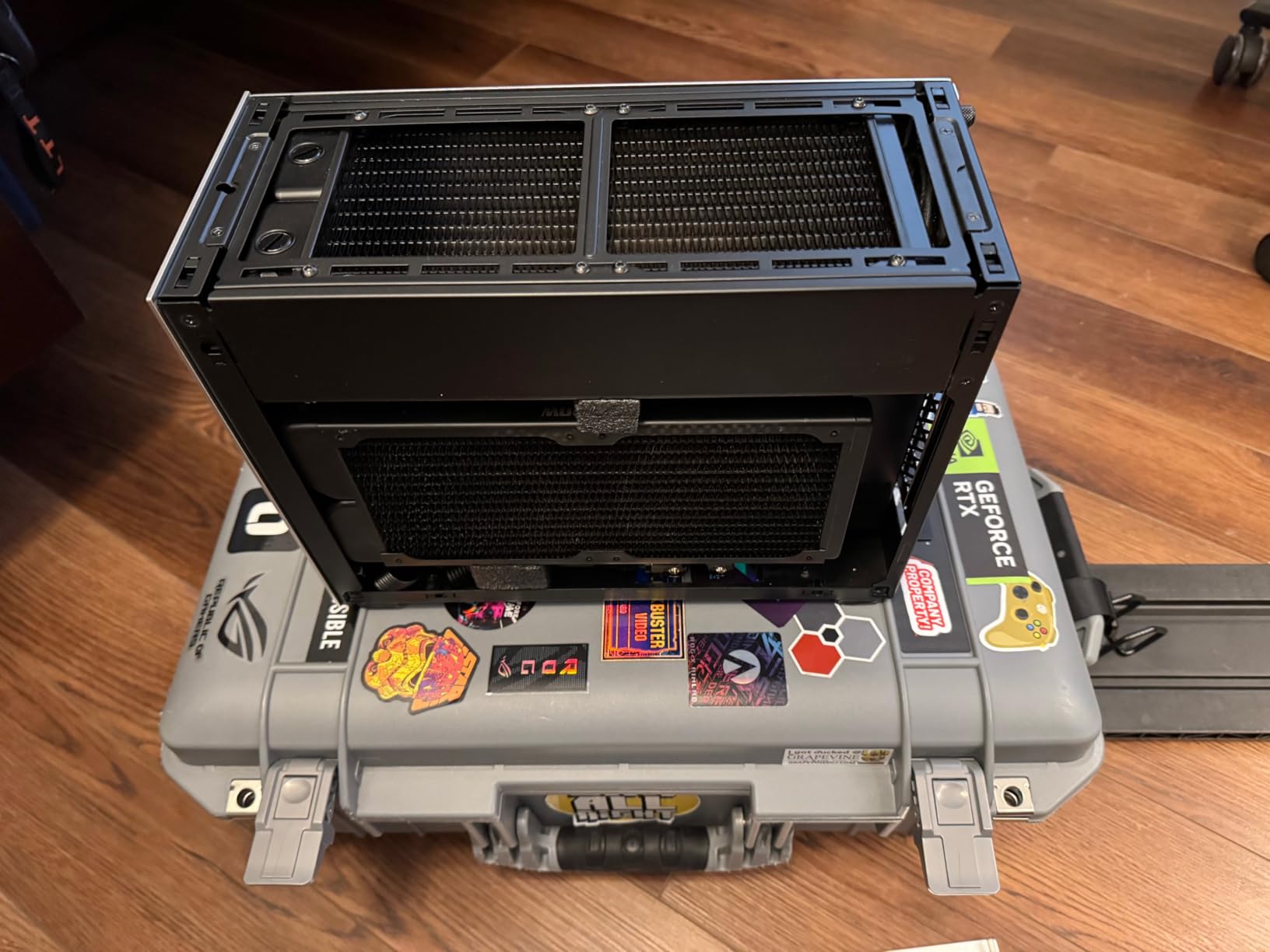 Lian Li A4-H2O Small Case - Mini ITX - Aluminum Exterior & SPCC Steel Interior - PCIe 4.0 - Easy AIO Installation - Supports SFX/SFX-L Power Supply (A4-H2O A4 SILVER) customer photo 1