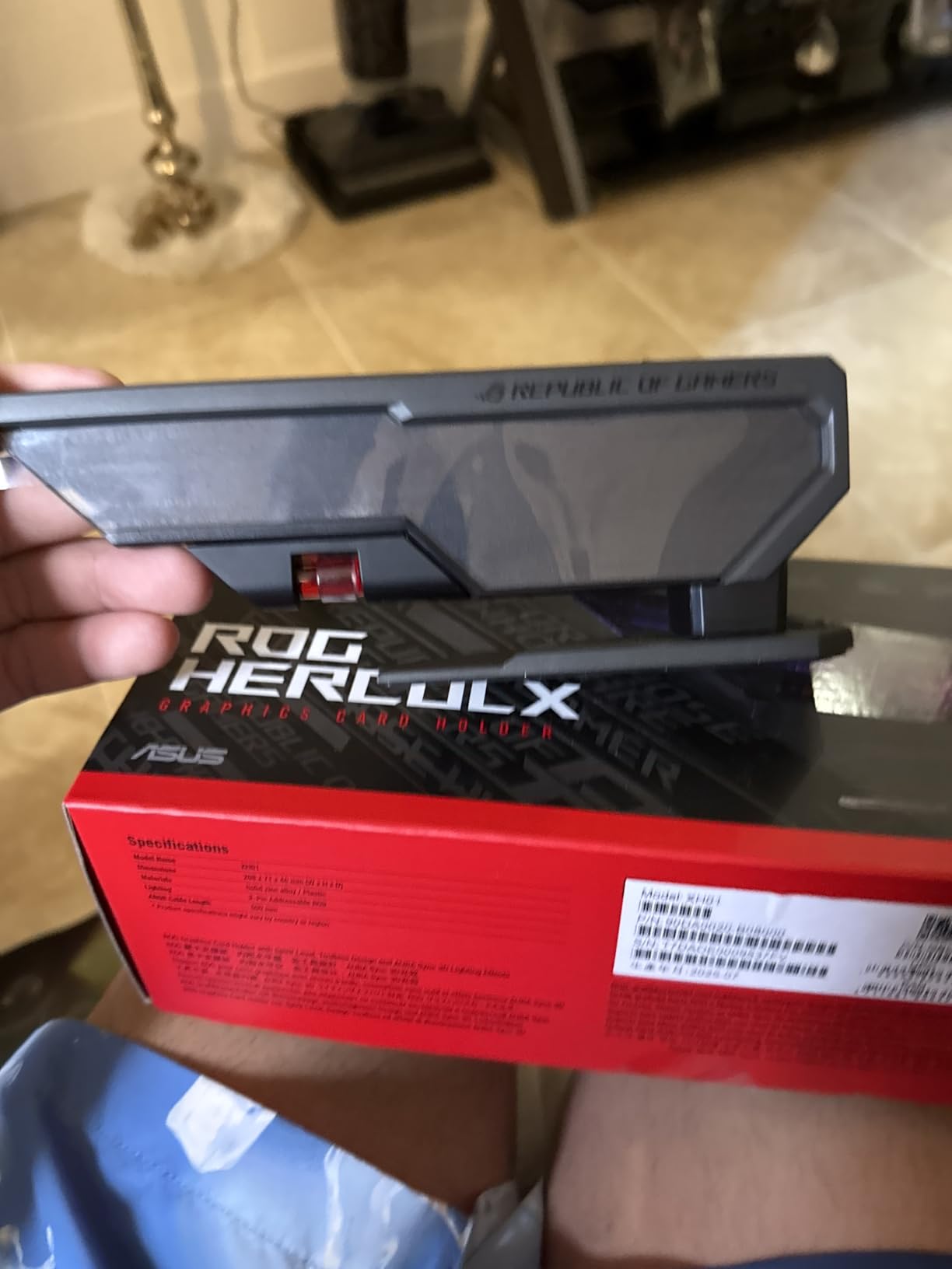 ASUS ROG Herculx GPU Anti-Sag Holder, Solid Zinc Alloy Construction, Easy Toolless Installation, Included Spirit Level, Adjustable Height, Wide Compatibility, Aura Sync RGB, 2 Year Warranty customer photo 2