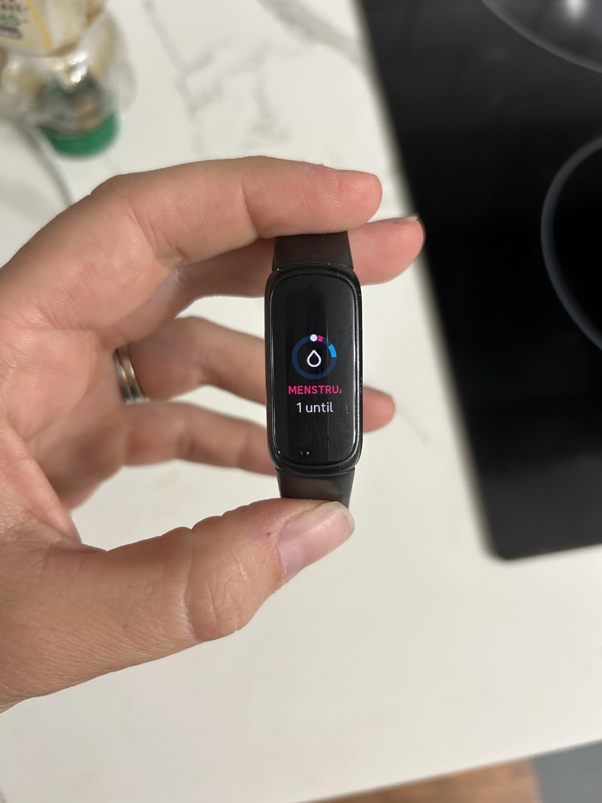 Fitbit Inspire 3 Fitness Tracker – Advanced Health Insights with Stress Management, Workout Intensity & Sleep Tracking, 24/7 Heart Rate, Includes Small and Large Classic Bands (Midnight Zen/Black) customer photo 2