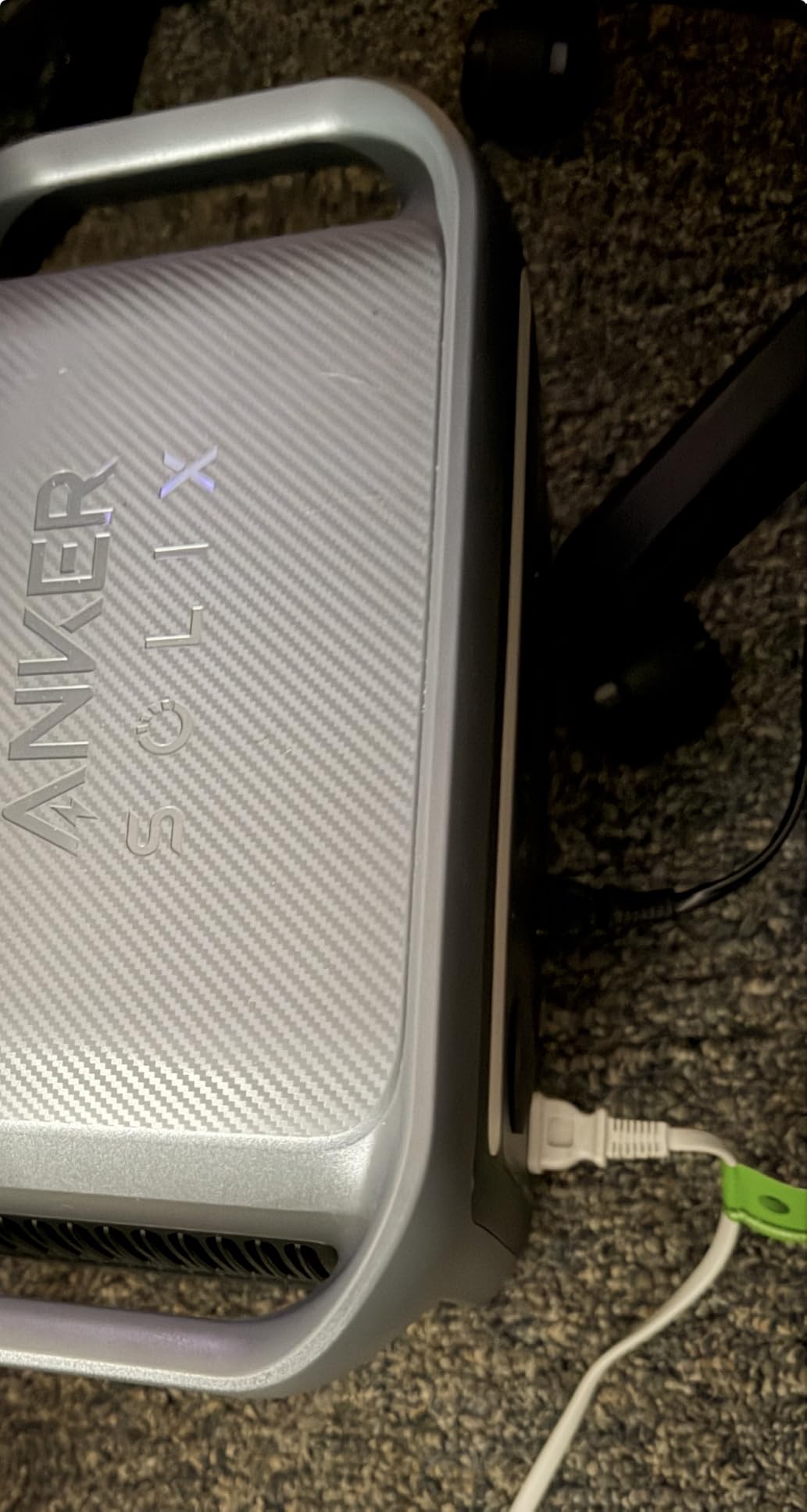 Anker SOLIX C1000 Portable Power Station with Car Charging Cable, 1,056Wh customer photo 2