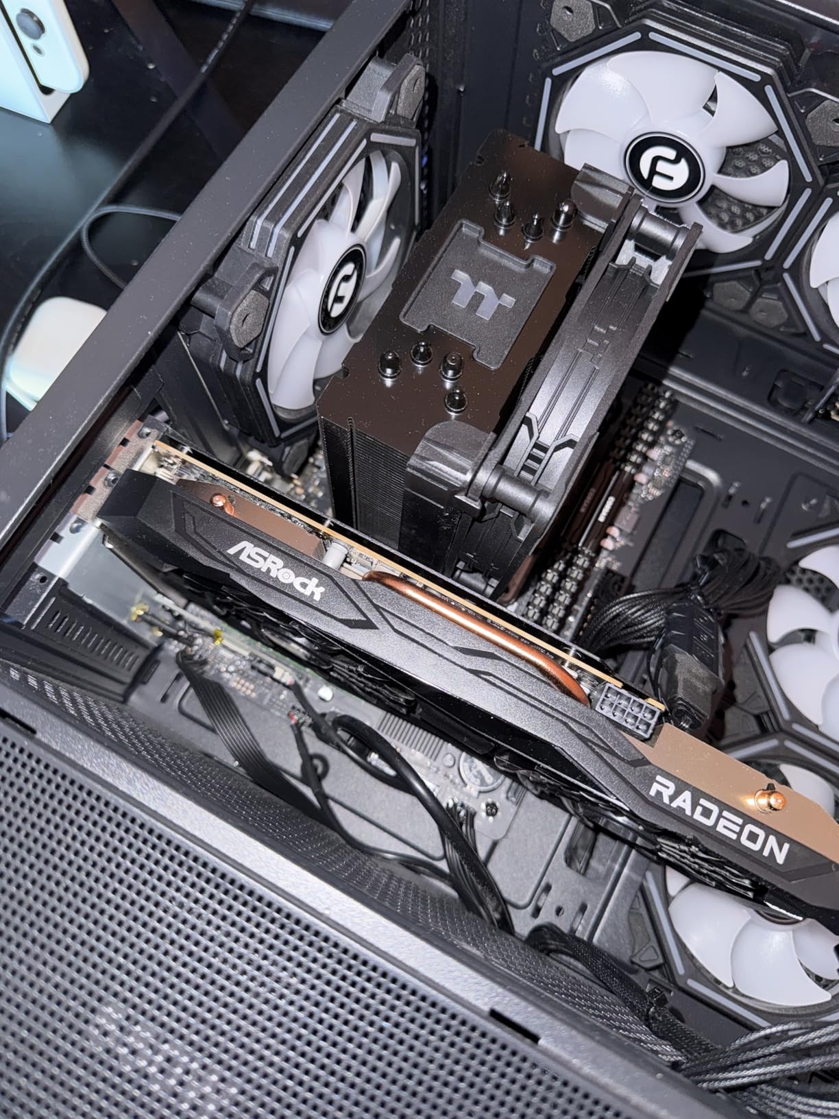 ASRock Radeon RX 7600 Challenger 8GB OC, RDNA 3, 2695MHz Boost, 8GB GDDR6 128-bit, PCIe 4.0, Dual Fans, 0dB Silent, HDMI 2.1, DisplayPort 1.4 customer photo 2
