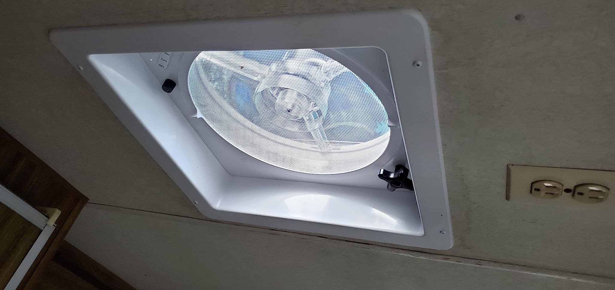 RV Roof Vent Fan 6-Speed-Reversible White customer photo 2
