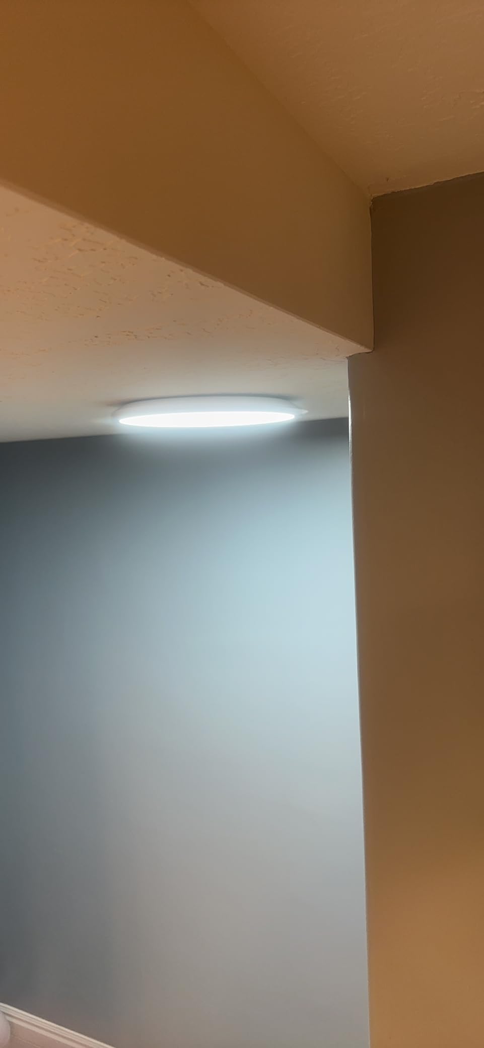 libtit 7 Inch White Flush Mount Ceiling Light, 15W 1500Lm Ceiling Light Fixture,3000K/4000K/6500K Color Selectable,Ultra-Thin Round Ceiling Lighting Fixture for Bedroom Kitchen Pantry Basement customer photo 1