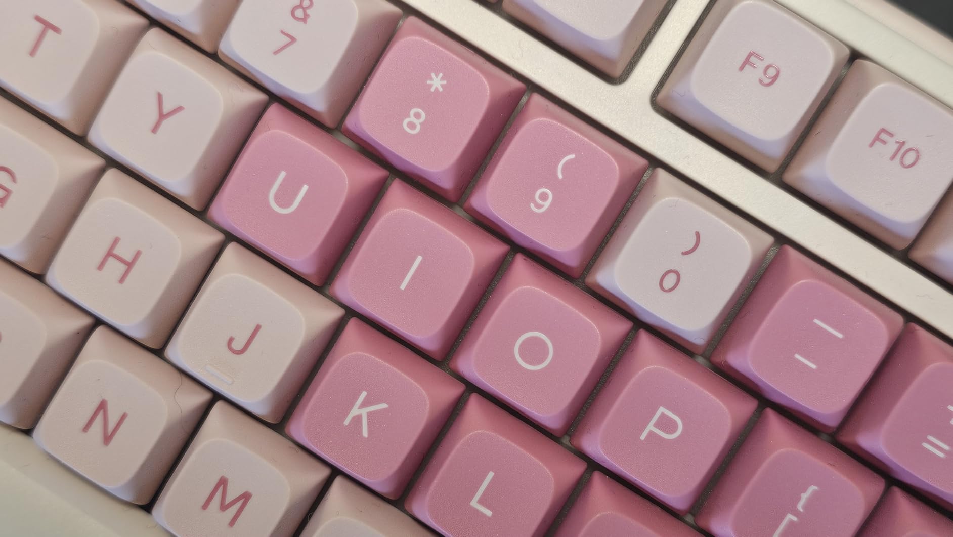 RK ROYAL KLUDGE R75 Wired Mechanical Keyboard with Volume Knob, 75% Mechanical Gaming Keyboard Gasket Mount, Hot Swappable Silver Switch, MDA Profile PBT Keycaps, Creamy Keyboards, Black customer photo 2