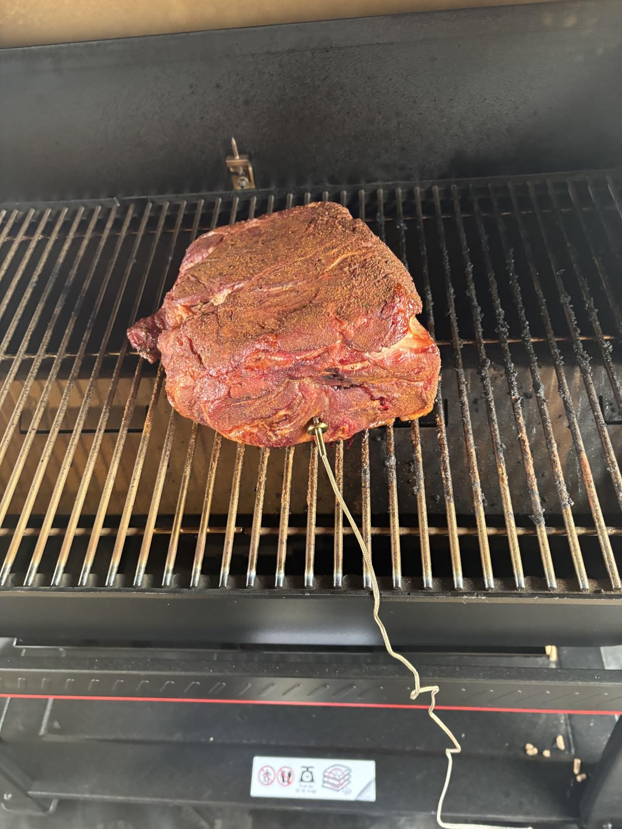 Weber Searwood™ XL 600 Wood Pellet Smoker Grill, 36 inches – Wi‑Fi & Bluetooth‑Enabled Outdoor Grill for Smoking, Searing, Rapid React PID & Cooking up to 600°F, Black customer photo 2