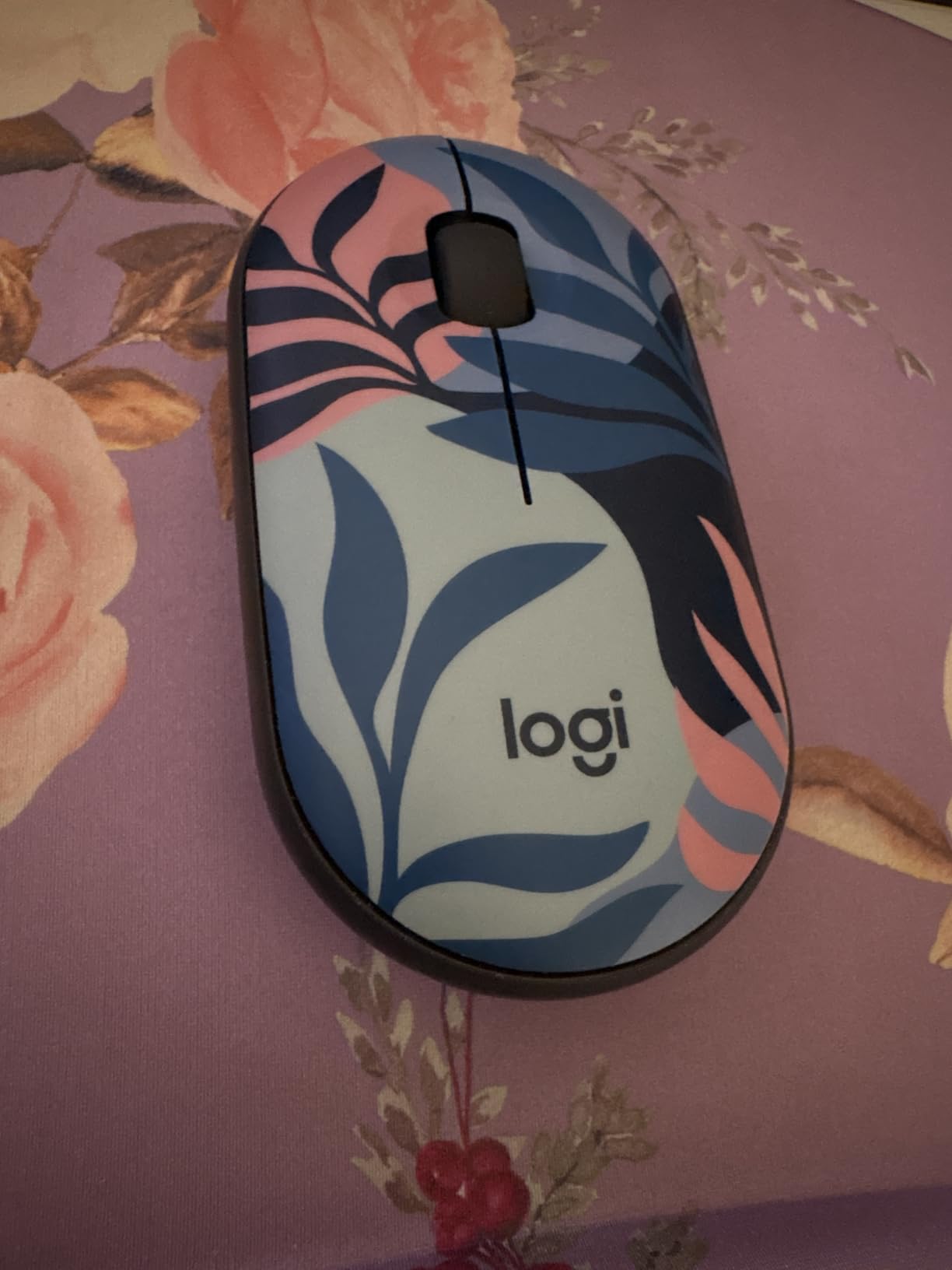 Logitech M340 Compact Ambidextrous Silent Wireless Mouse - Sheer Dream customer photo 1