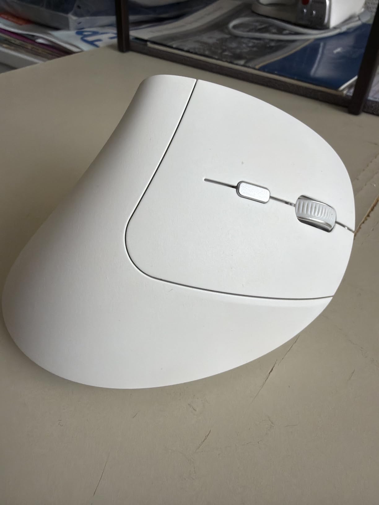 Nulea MD280 Ergonomic Vertical Wireless Mouse - Bluetooth & 2.4G Dual Mode, 4 Adjustable DPI 800/1200/1600/2400, Rechargeable, Silent Clicks, No Lag, 6 Buttons - Perfect for Laptop, Desktop Grey customer photo 1