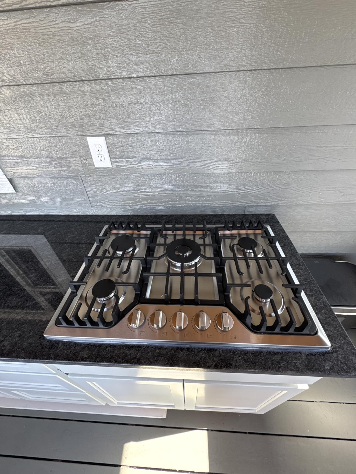 Amzgachfktch Gas Cooktop 36 inch with 5 Italy Sabaf Sealed Burners, Max 48,300 BTU Built-in Gas Stove Top, Propane Cooktop with 304 Stainless Steel Panel, NG/LPG Convertible, CSA Certified customer photo 2