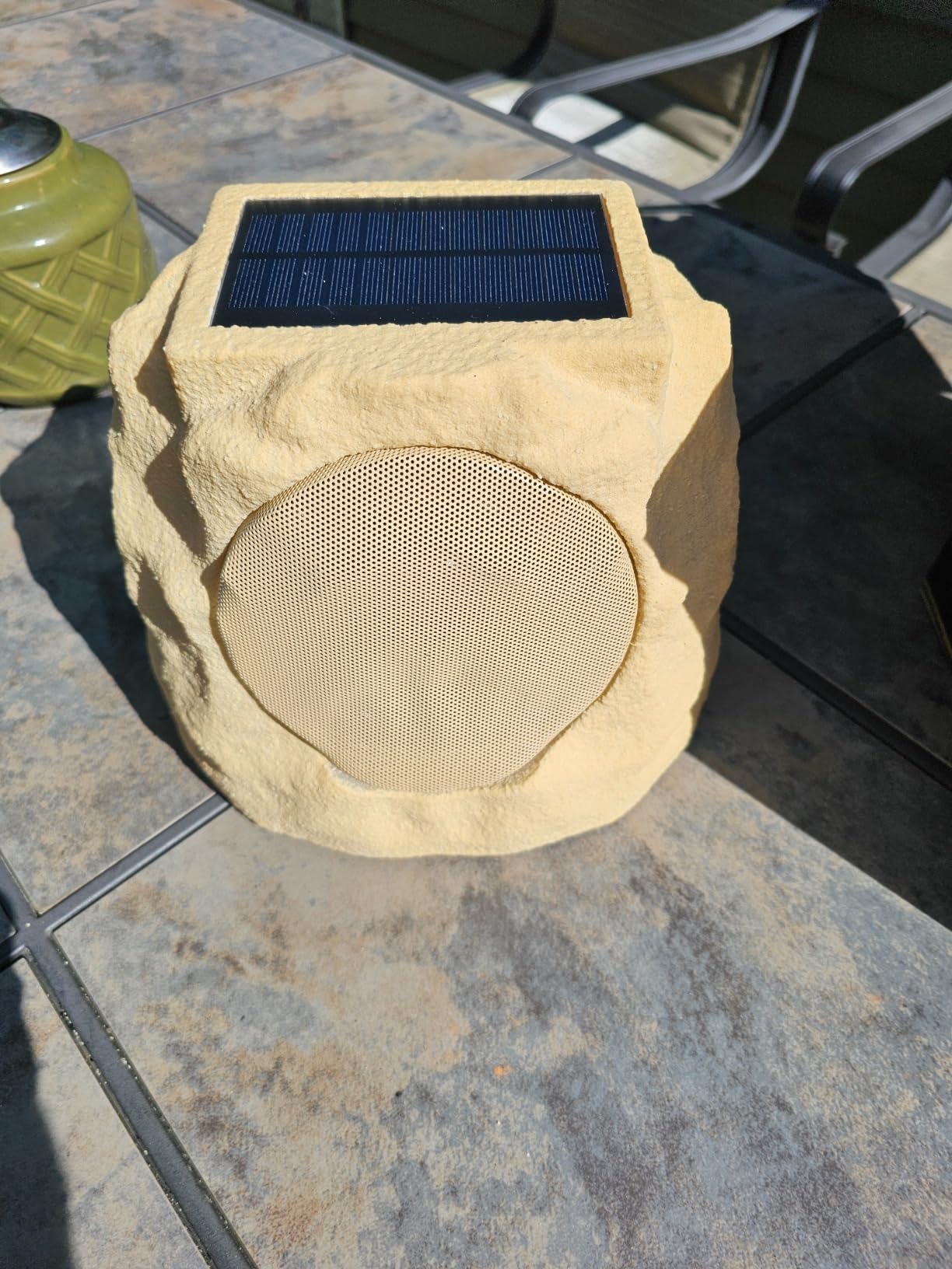 uuffoo 2-Pack Solar Rock Speakers Outdoor Water-Resistant with RGB Lights customer photo 2