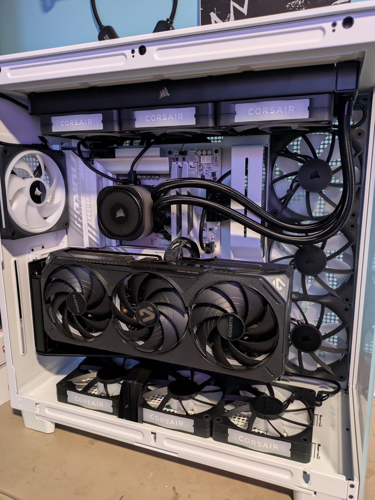 GIGABYTE Z890 AORUS Elite WIFI7 ICE Intel Core Ultra (Series 2) LGA 1851 Motherboard, ATX, DDR5, 3X M.2, PCIe 5.0, Thunderbolt 4, WIFI7, 2.5GbE LAN, EZ-Latch customer photo 2