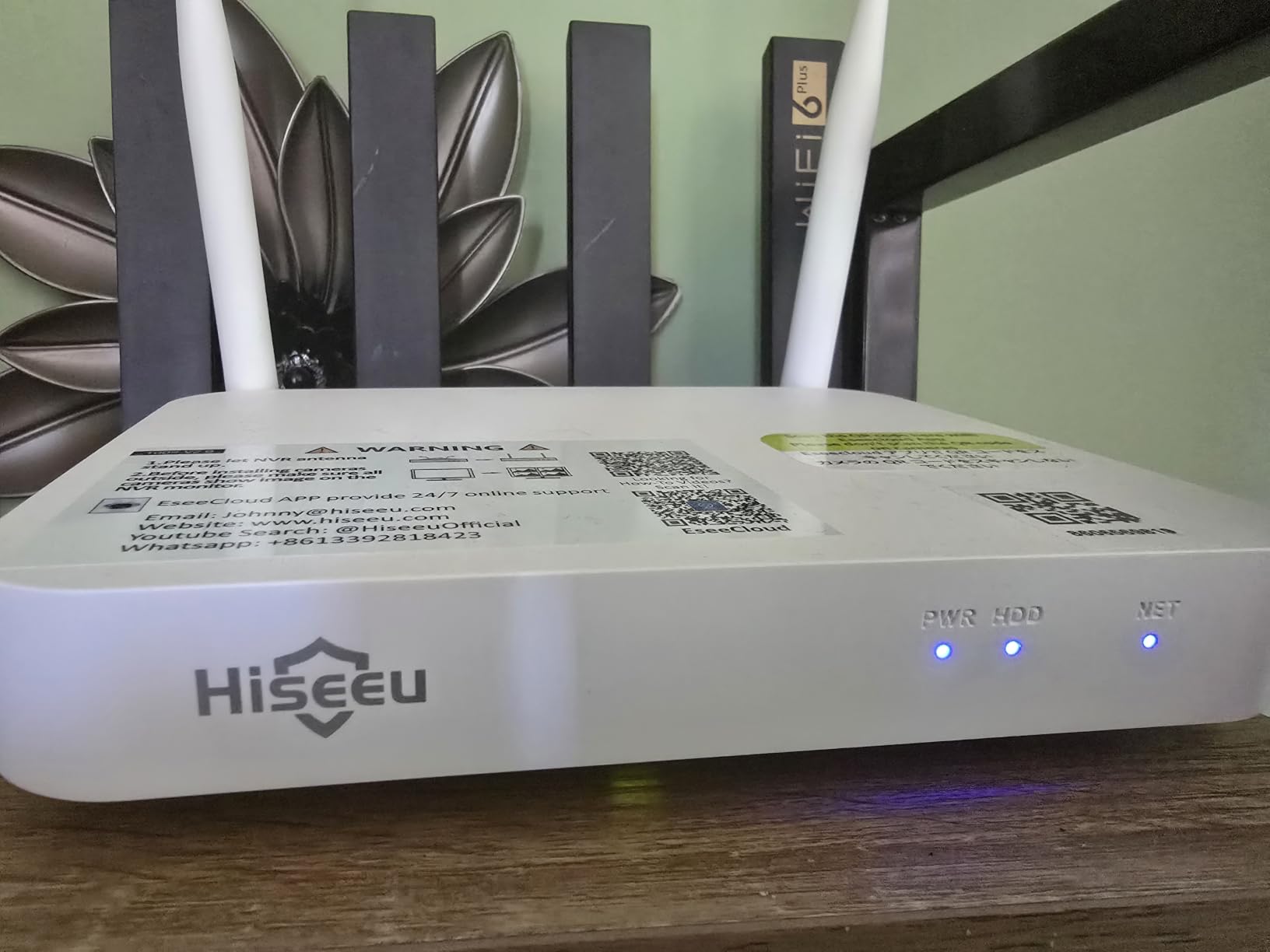 Hiseeu Solar Camera Wireless Outdoor, Home Security Camera System,500GB HDD customer photo 1