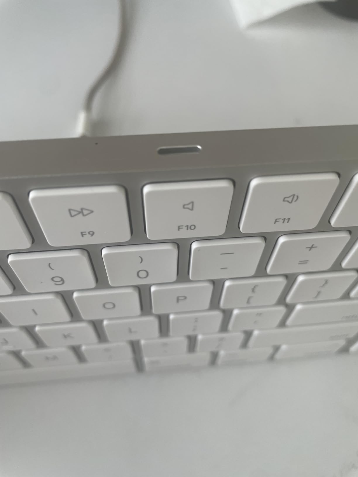 Apple Magic Keyboard with Numeric Keypad - White customer photo 2