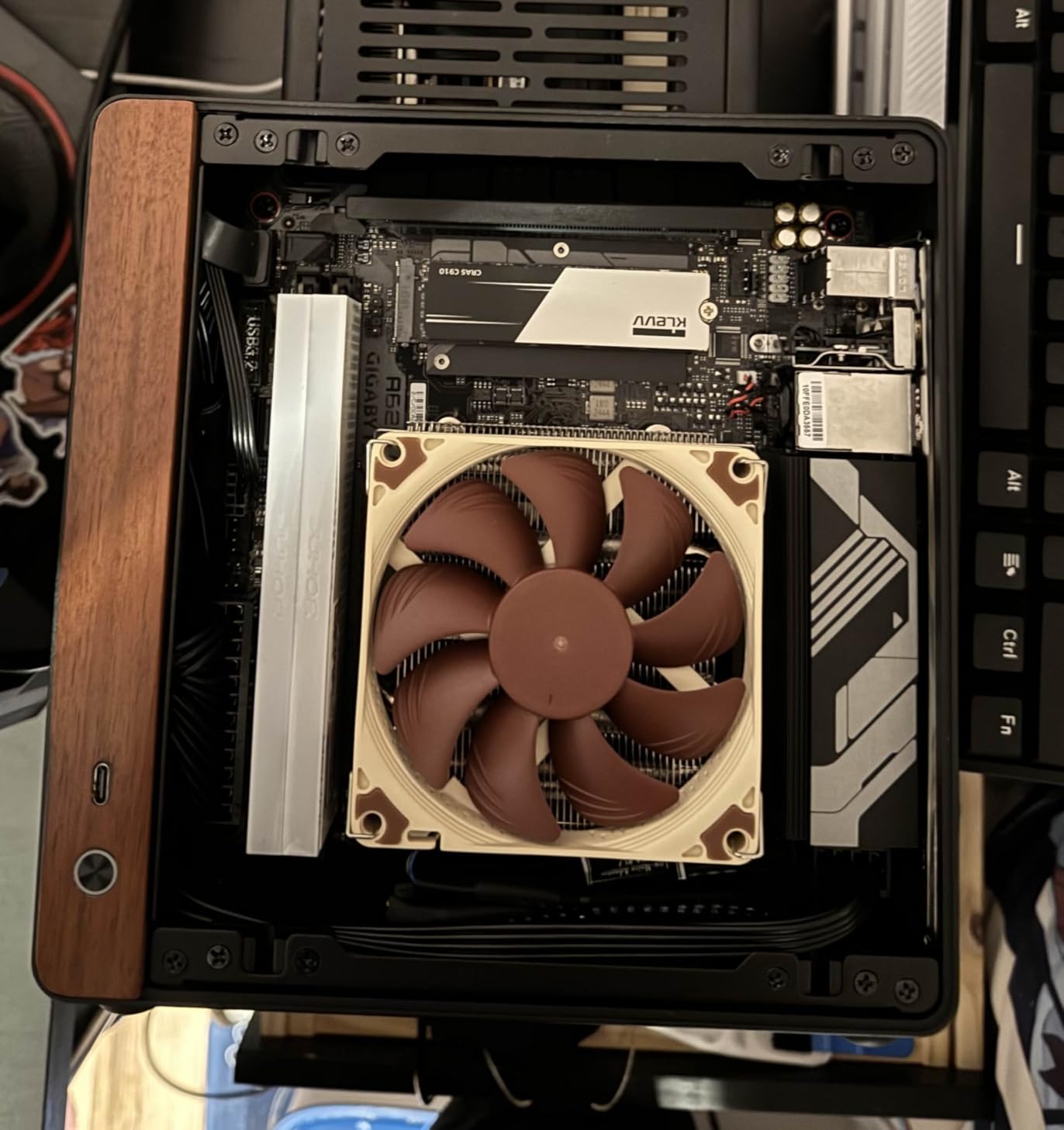 JONSBO NV10 Black MINI ITX PC Case, Aluminum Alloy with Walnut Trim customer photo 2
